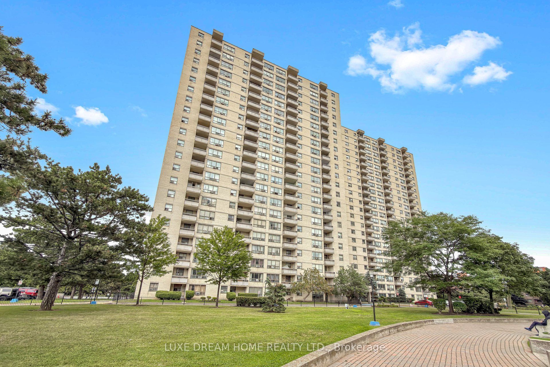 370 Dixon Road 409, Toronto, ON M9R 1T2 photo 2