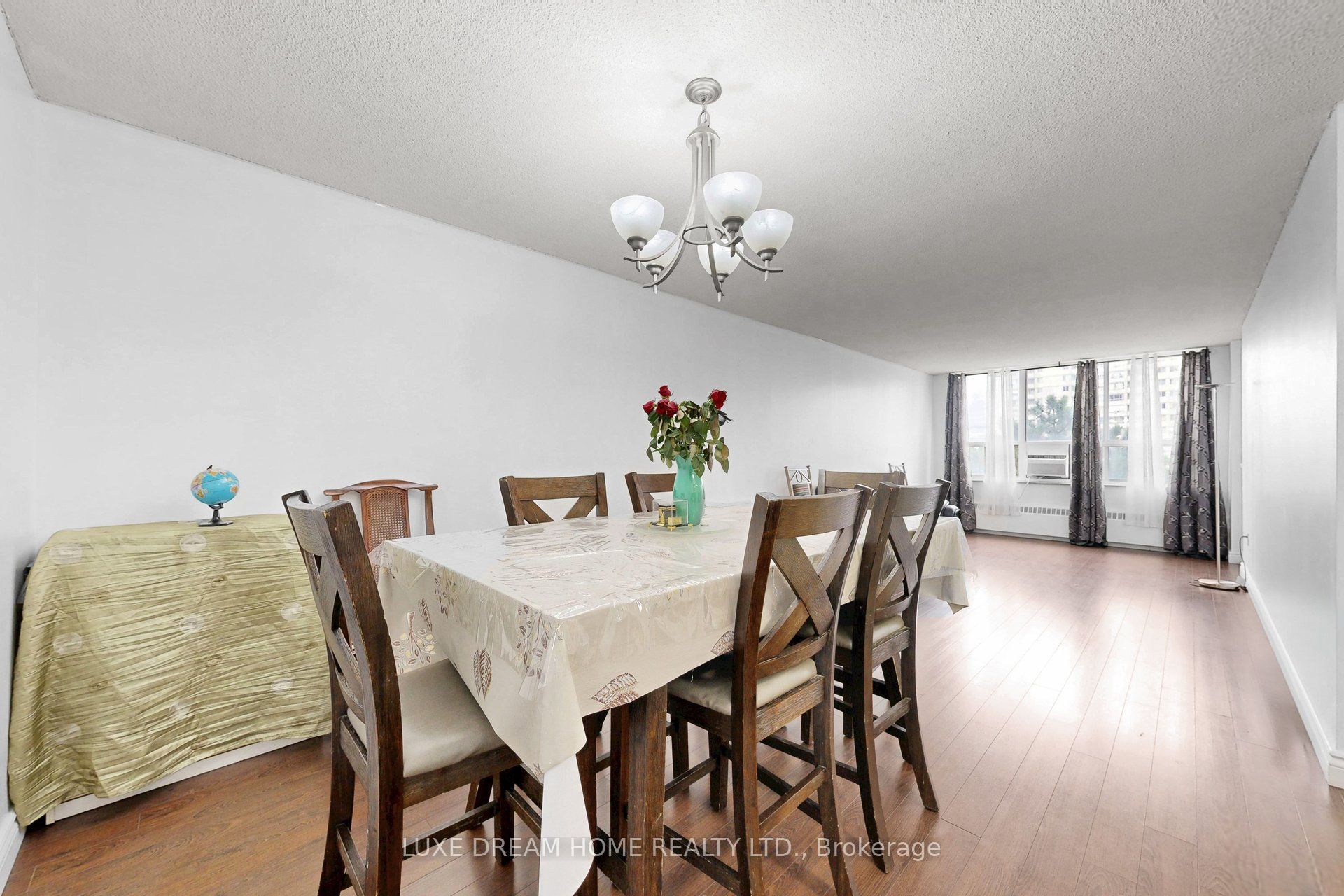 370 Dixon Road 409, Toronto, ON M9R 1T2 photo 5