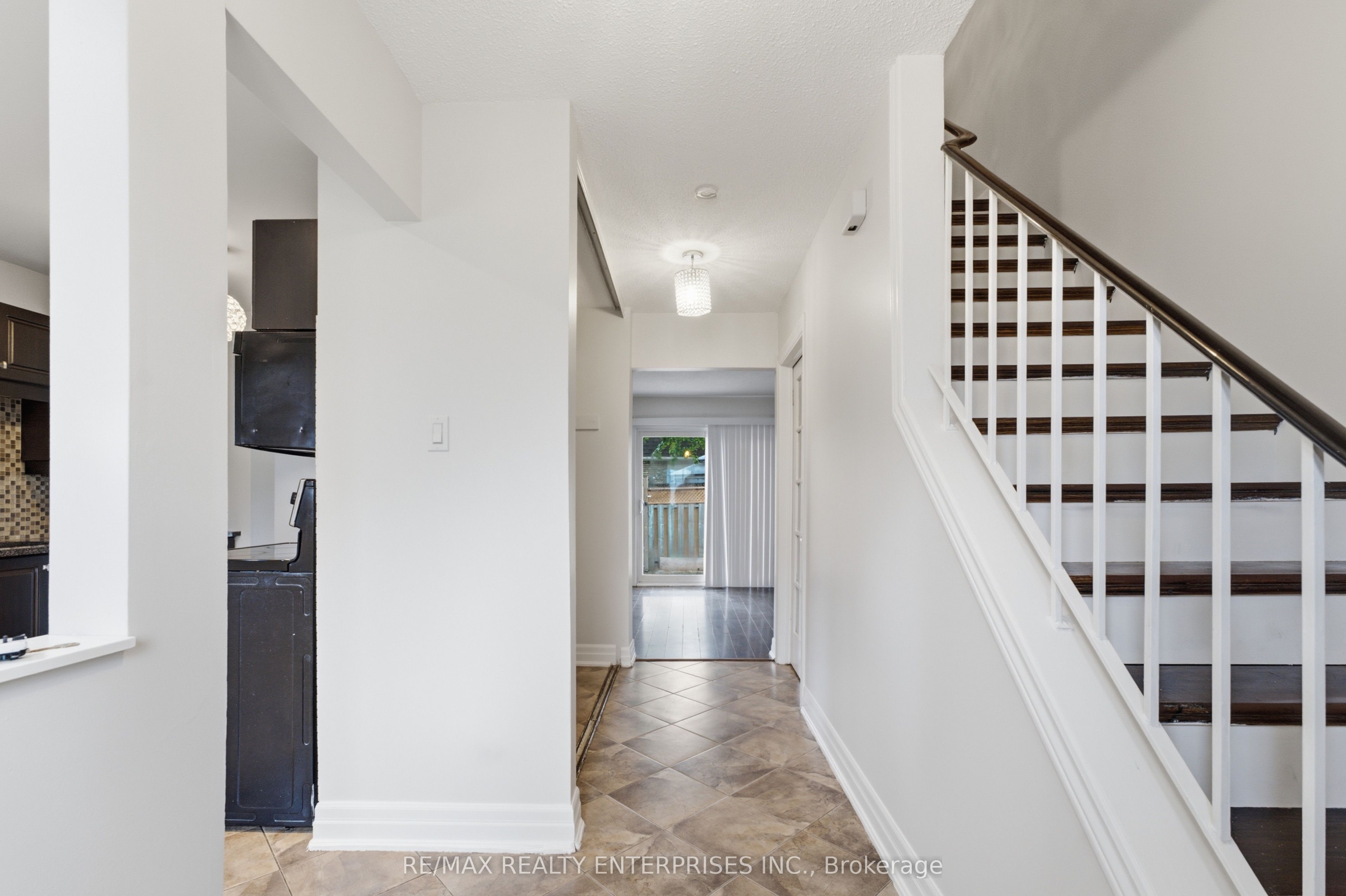 93 Hansen Road 68, Brampton, ON L6V 3C8 photo 4