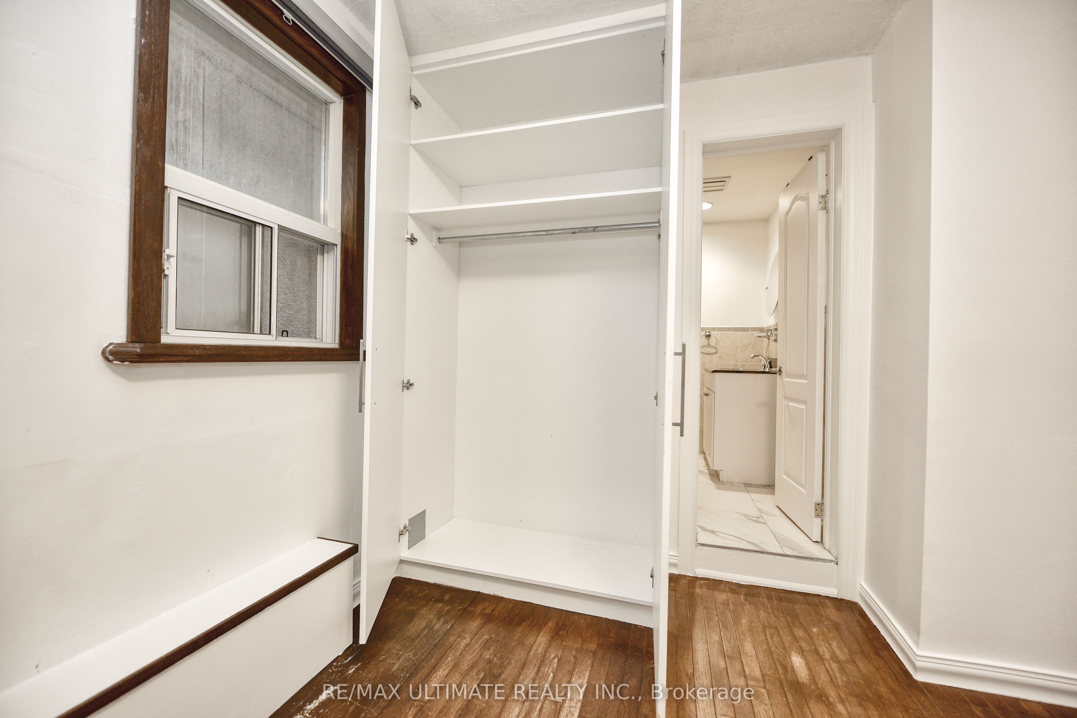 8 Corby Avenue, Toronto, ON M6E 1V1 photo 5