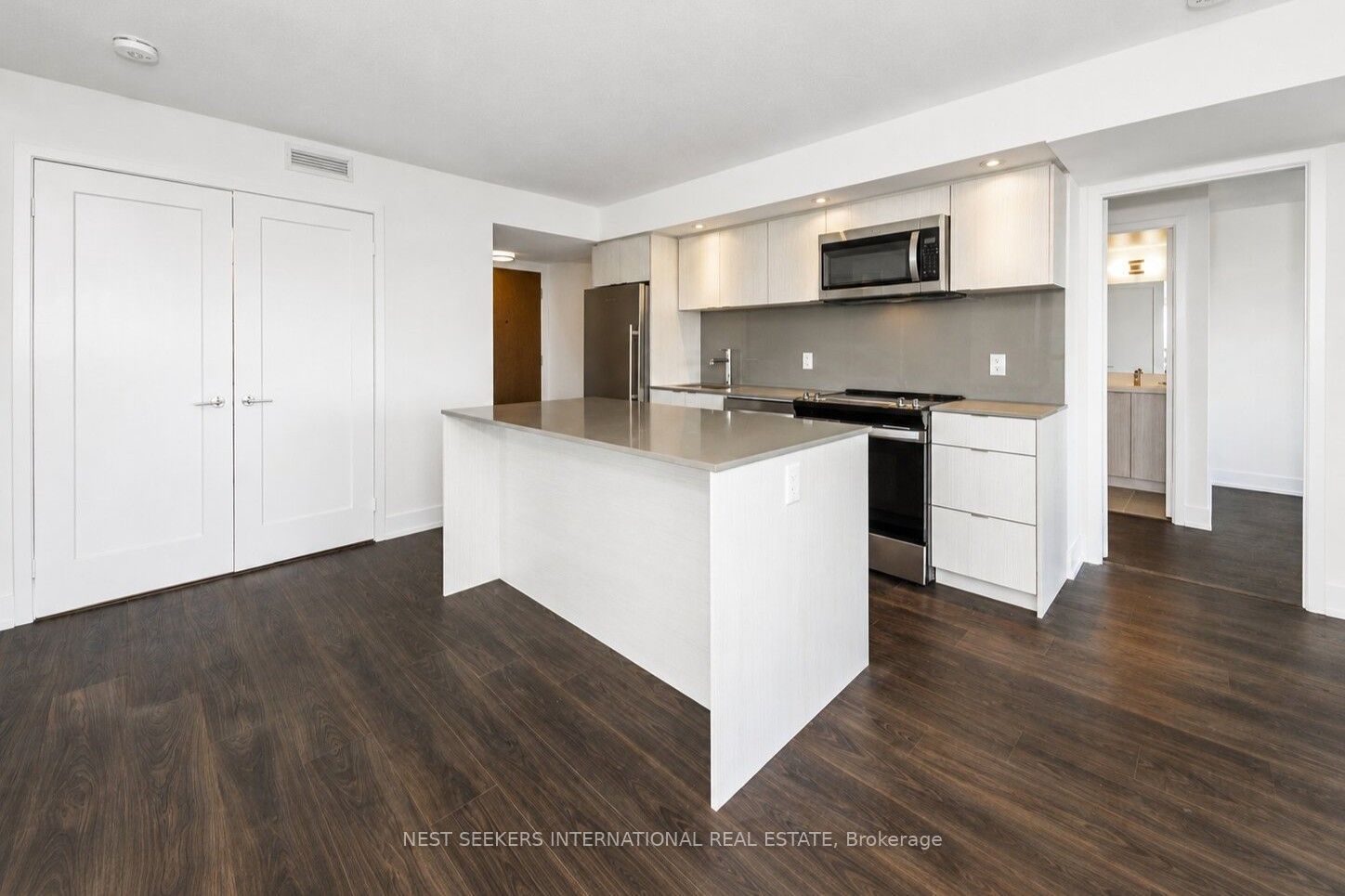 10 Eva Road 2304, Toronto, ON M9C 0B3 photo 3
