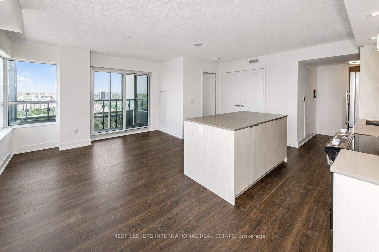 10 Eva Road 2304, Toronto, ON M9C 0B3 photo 4