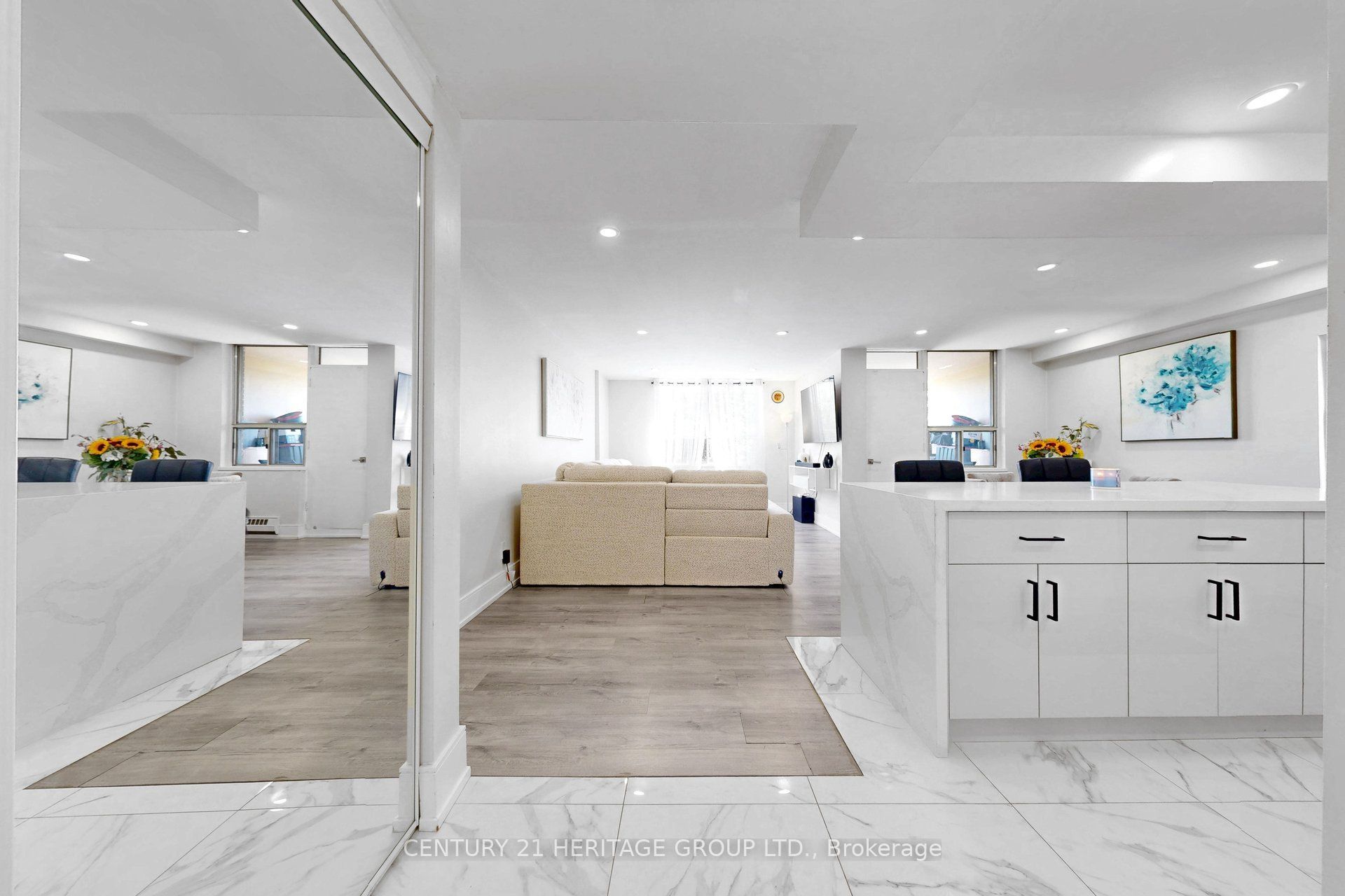 2835 Islington Avenue 206, Toronto, ON M9L 2K2 photo 4