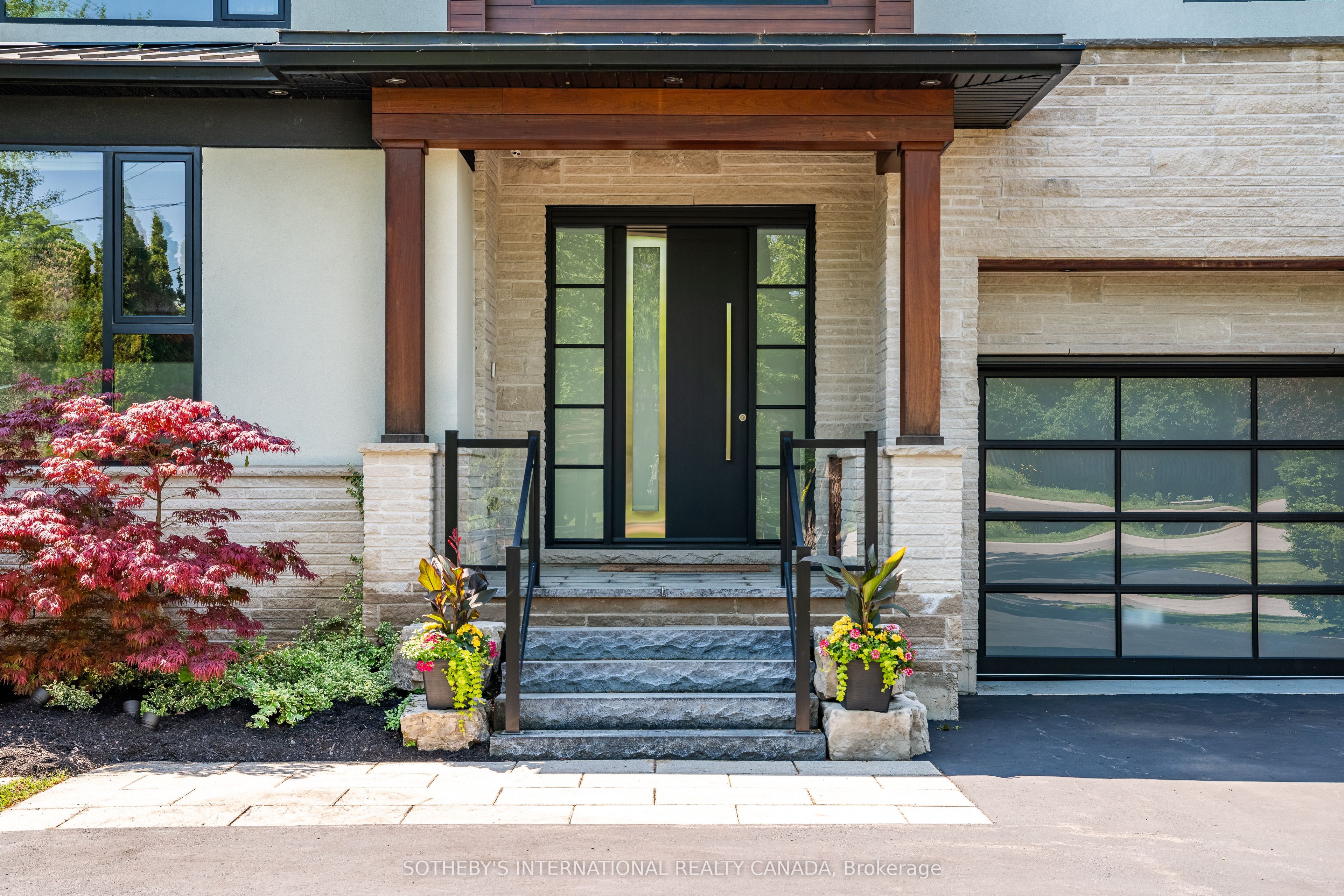 1388 Acton Crescent, Oakville, ON L6J 2S5 photo 4
