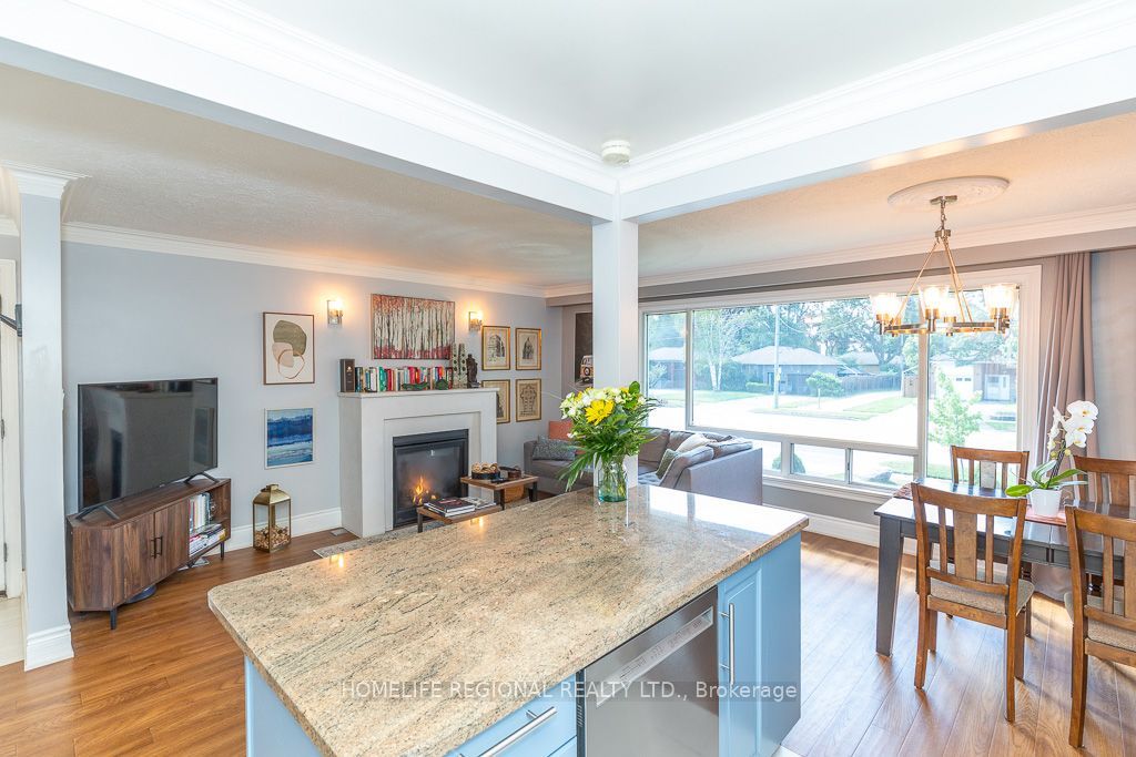 128 The Westway, Toronto, ON M9P 2B9 photo 3