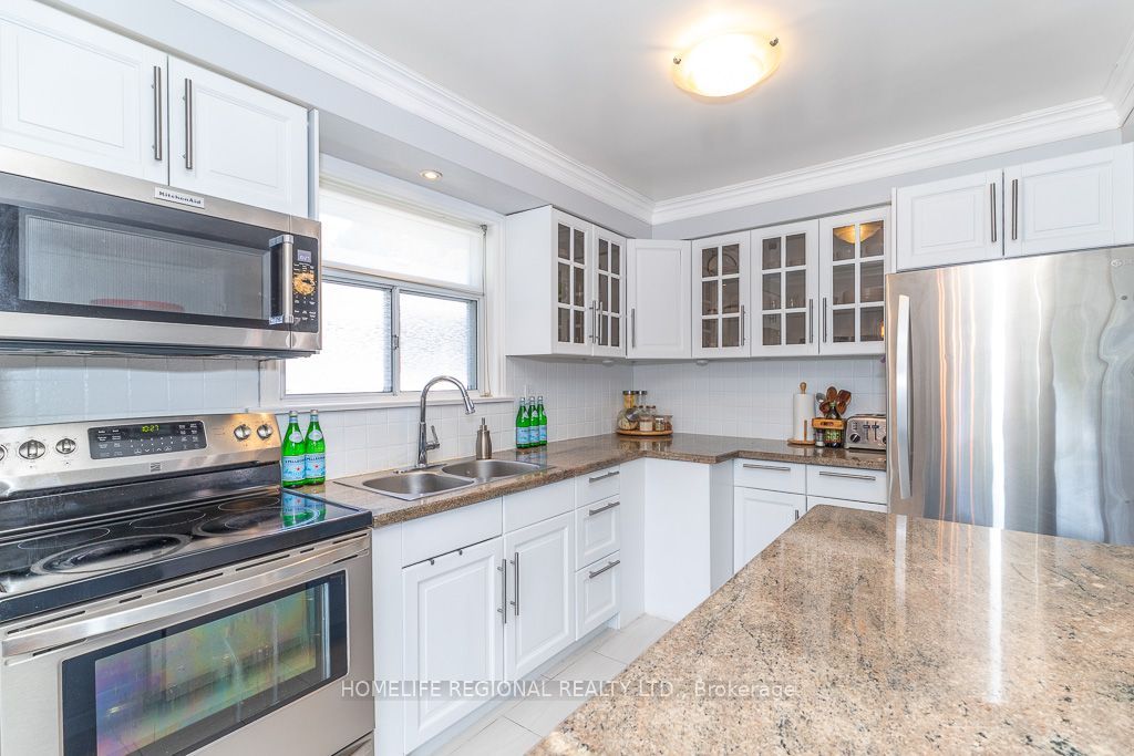 128 The Westway, Toronto, ON M9P 2B9 photo 4