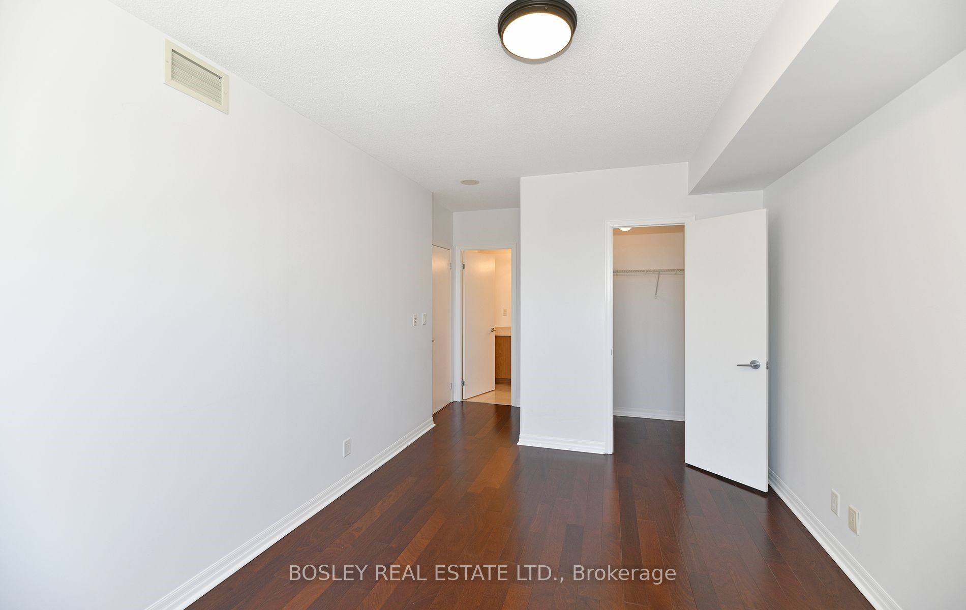 38 Fontenay Court 207, Toronto, ON M9A 5H5 photo 5