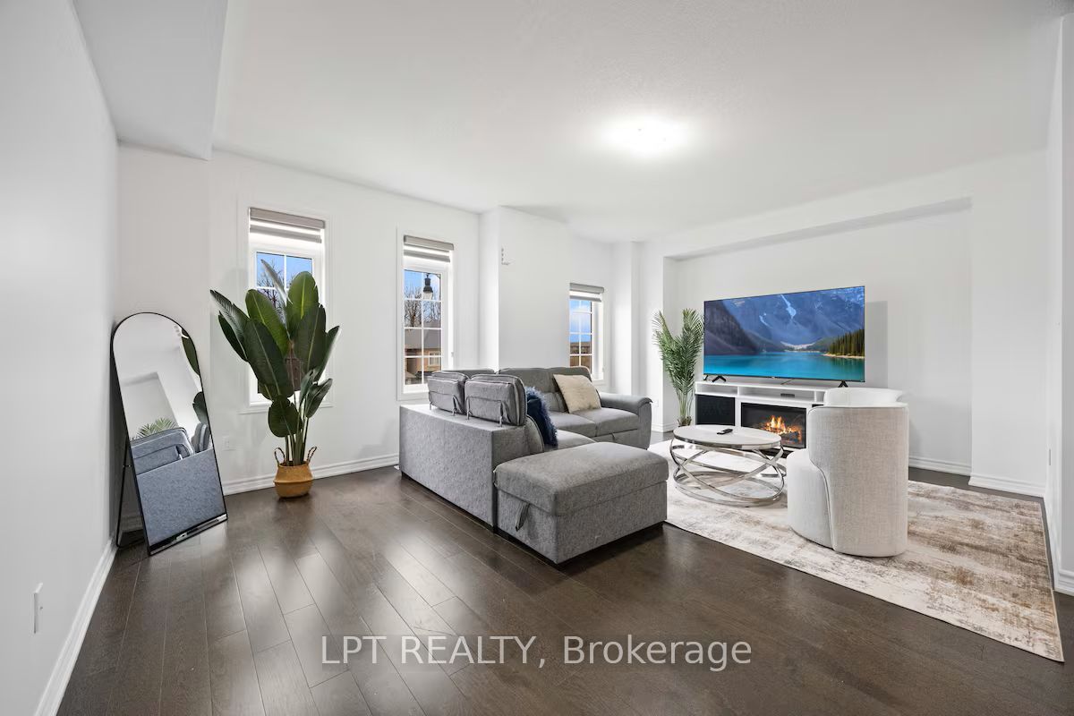 341 Remembrance Road, Brampton, ON L7A 4X5 photo 3