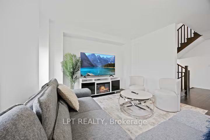 341 Remembrance Road, Brampton, ON L7A 4X5 photo 4