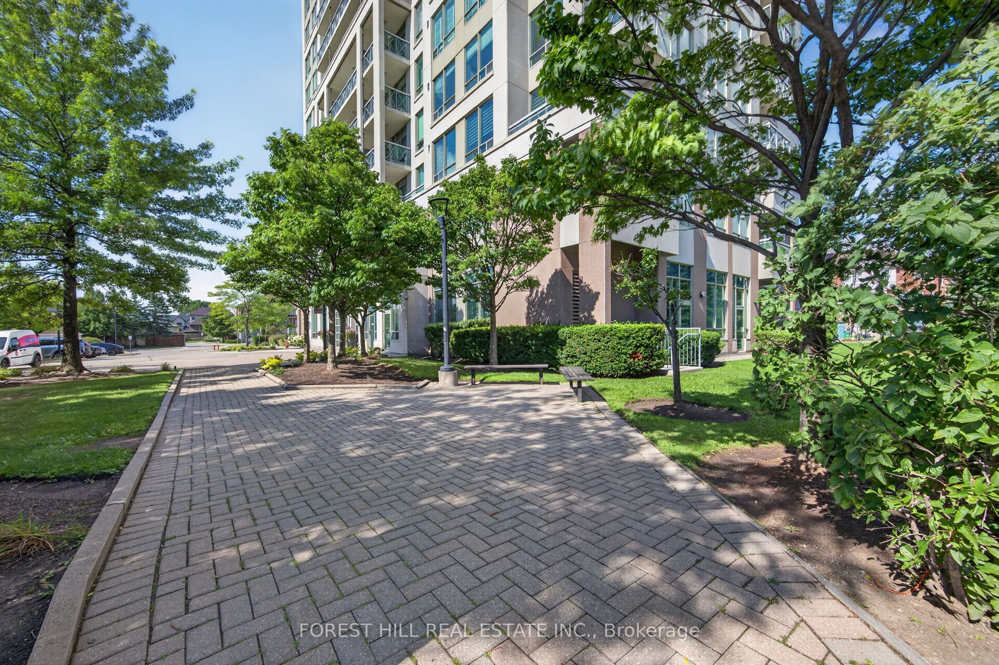 1359 Rathburn Road E 804, Mississauga, ON L4W 5P7 photo 3