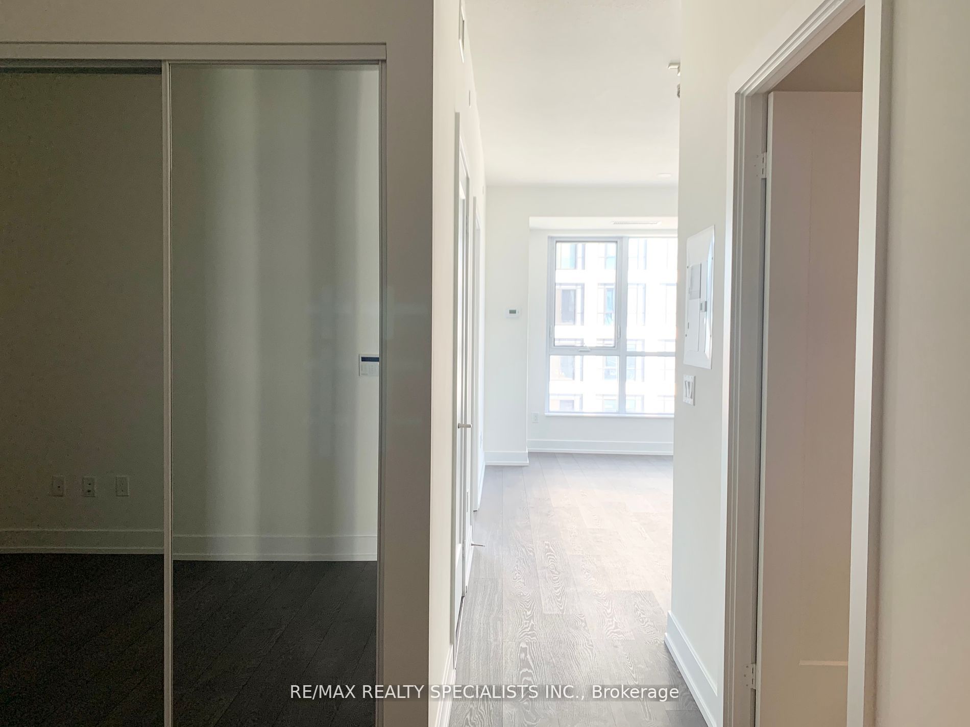 9 Mabelle Avenue 3421, Toronto, ON M9A 4X7 photo 3