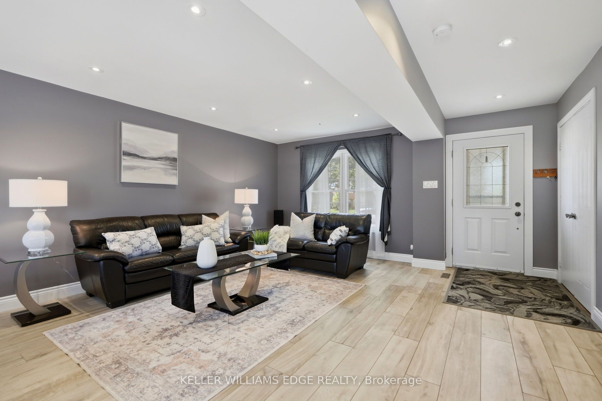 2055 Hunters Wood Drive, Burlington, ON L7M 2T9 photo 4