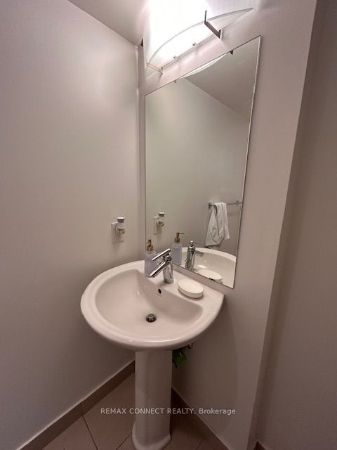 1060 Sheppard Avenue W 702, Toronto, ON M3J 0G7 photo 5