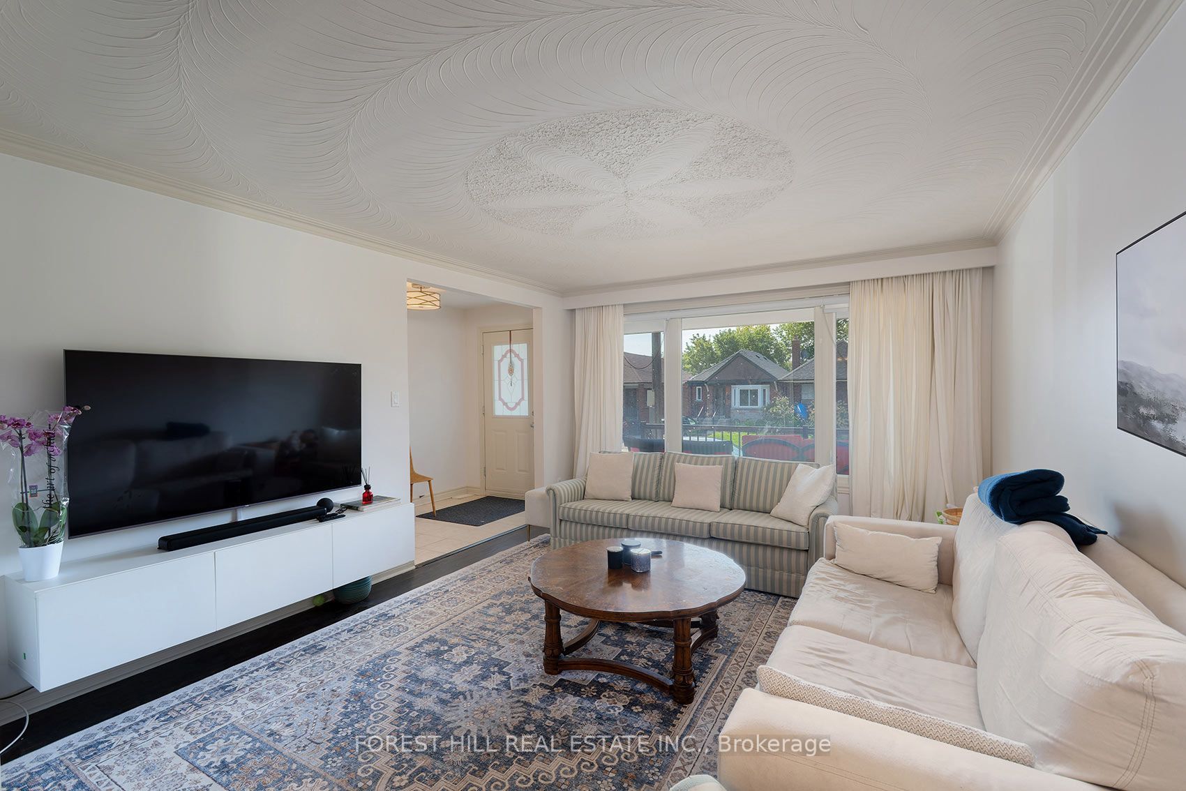 94 Belgravia Avenue, Toronto, ON M6E 2M5 photo 5