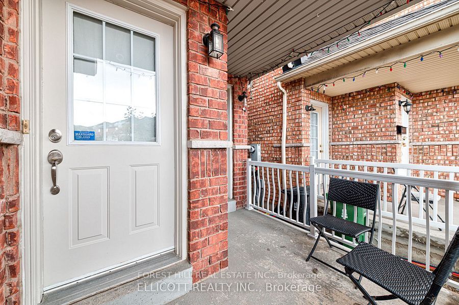 18 San Gabriele Place, Toronto, ON M9L 3A4 photo 3