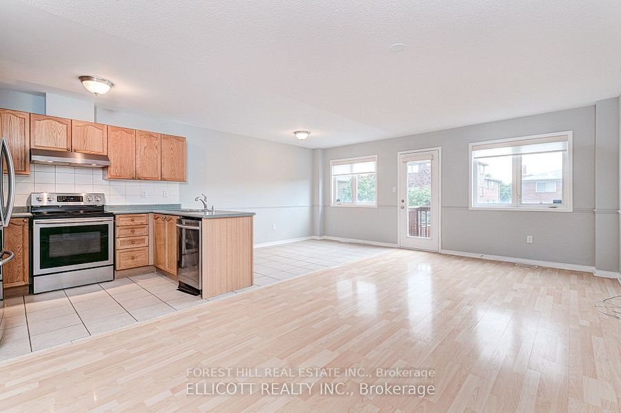 18 San Gabriele Place, Toronto, ON M9L 3A4 photo 5