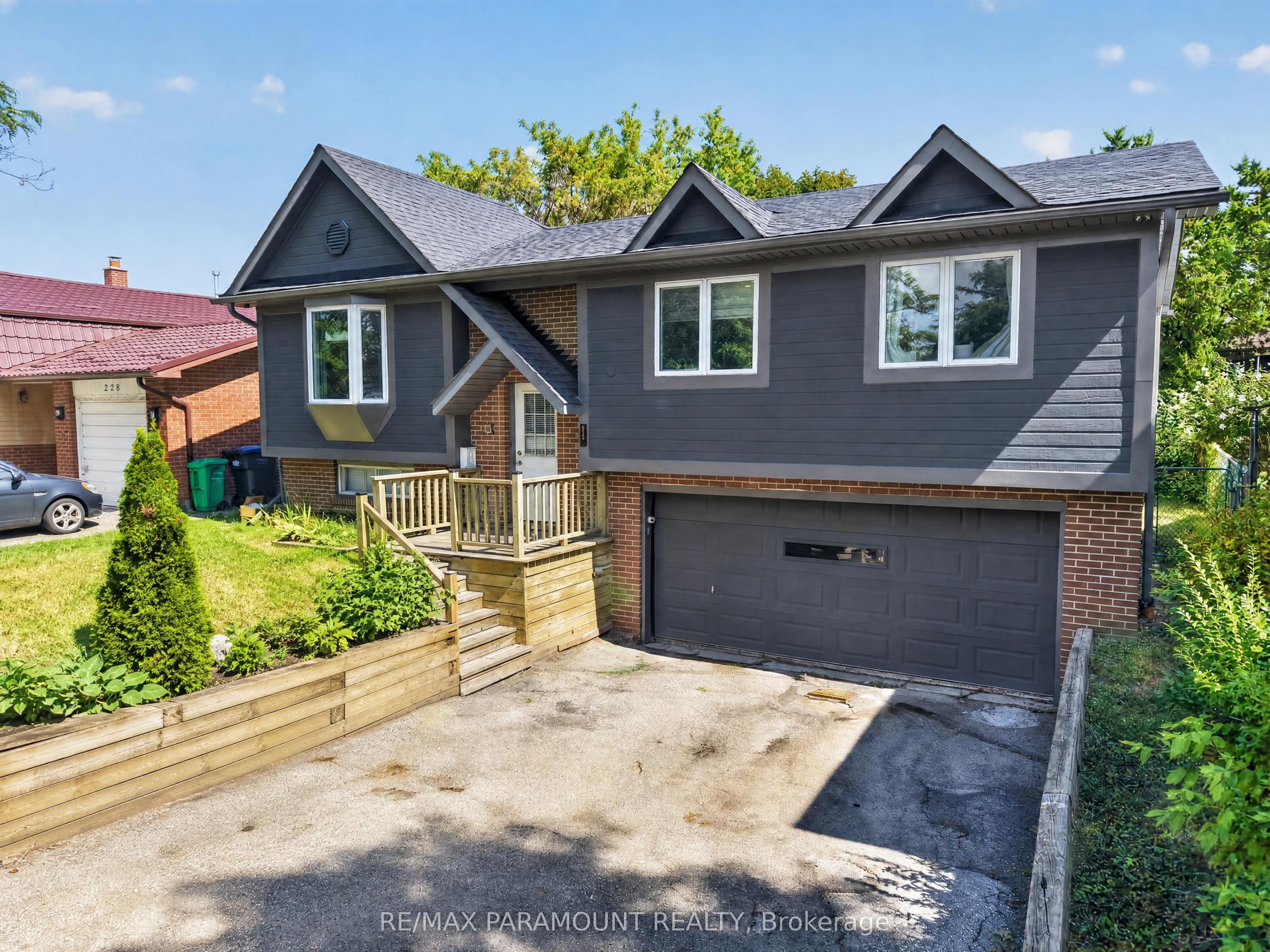 226 Rutherford Road N, Brampton, ON L6V 2X8 photo 2