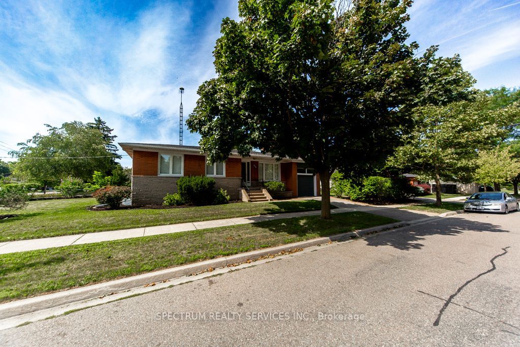 131 West Deane Park Drive, Toronto, ON M9B 2S6 photo 3