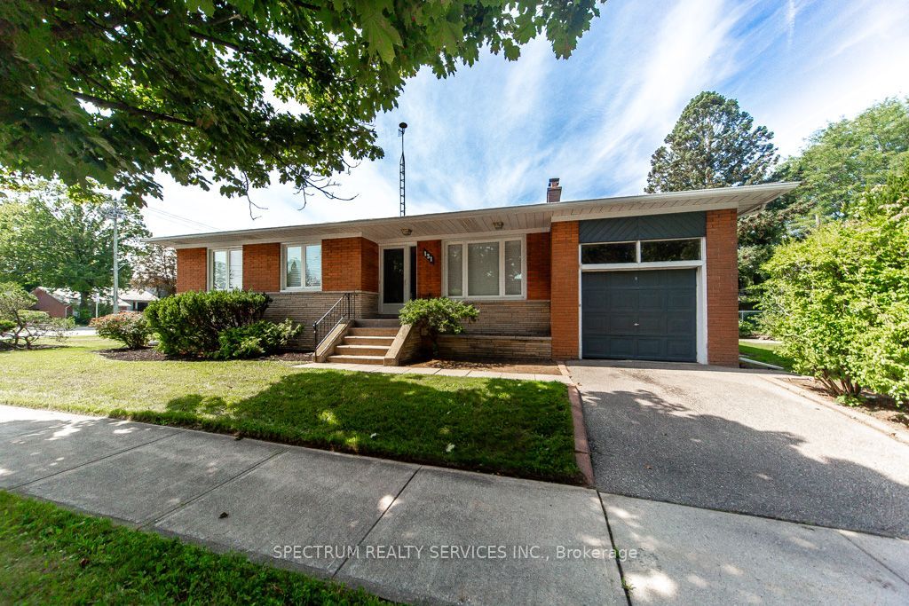 131 West Deane Park Drive, Toronto, ON M9B 2S6 photo 4