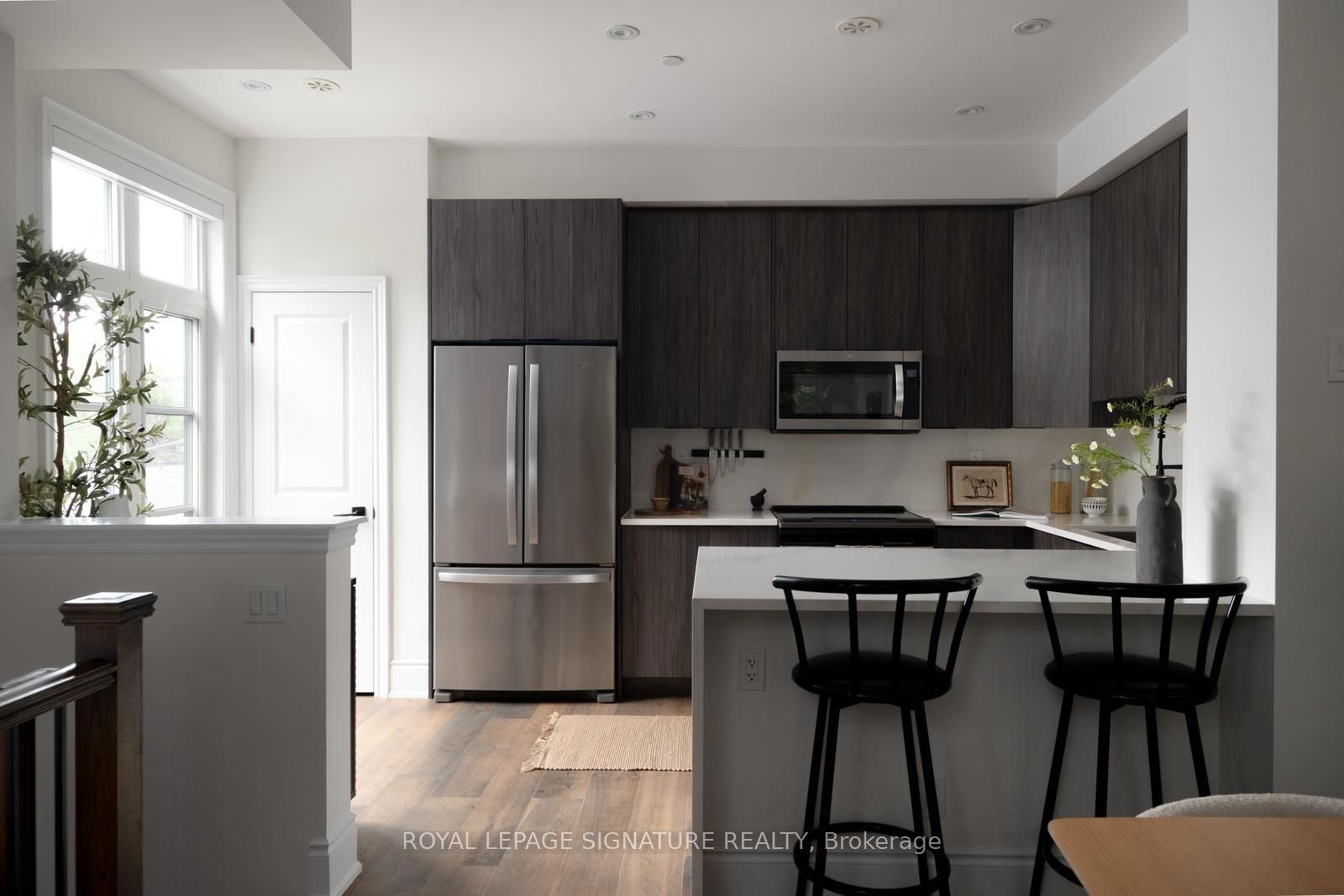 71 Elder Avenue 73, Toronto, ON M8W 0B8