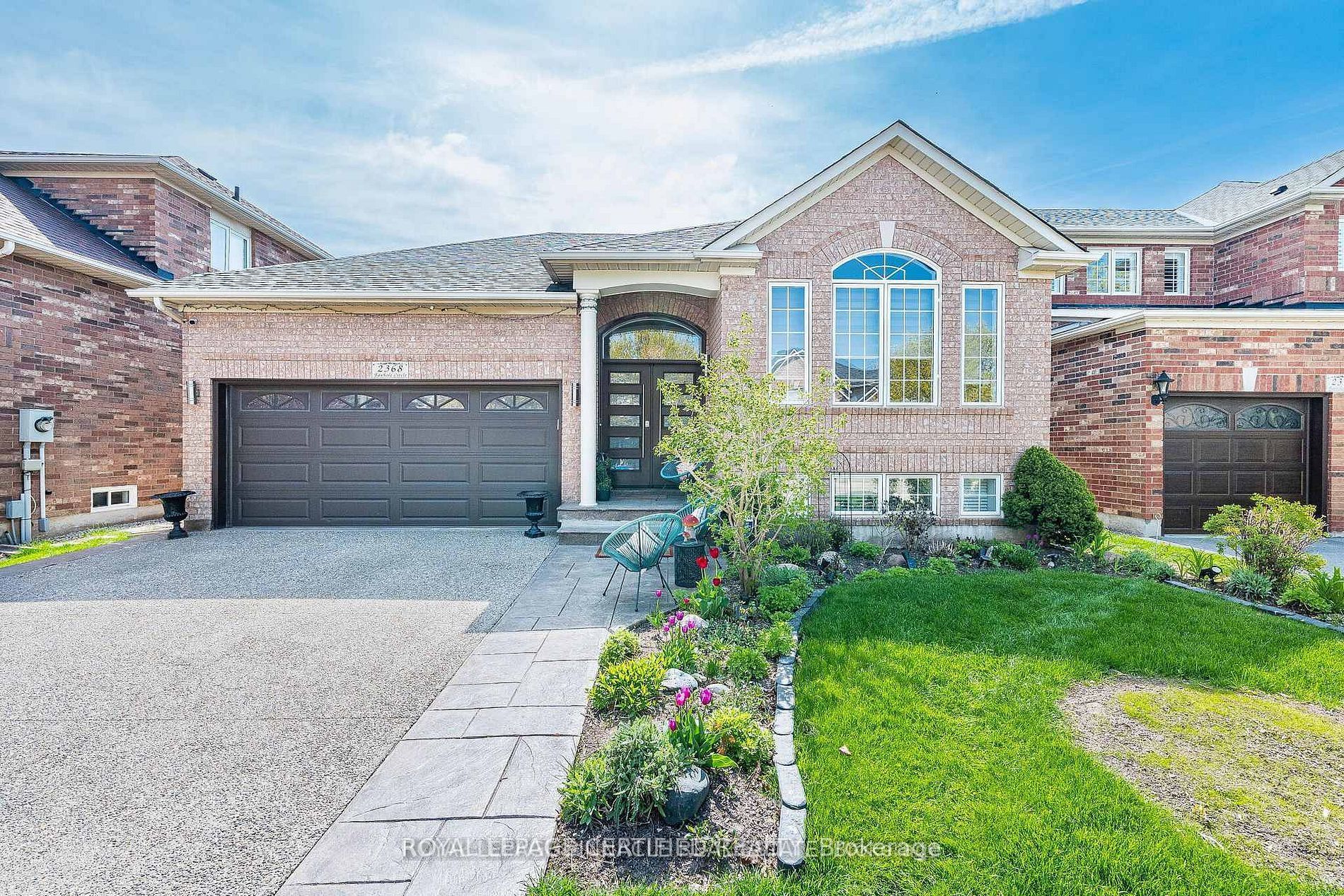 2368 Foxhole Circle, Oakville, ON L6M 4X4