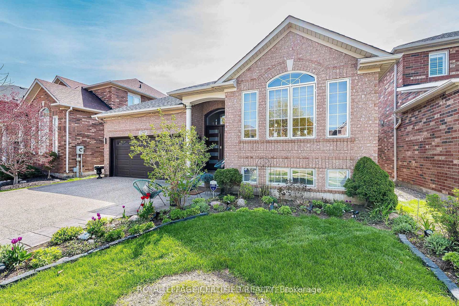 2368 Foxhole Circle, Oakville, ON L6M 4X4 photo 3