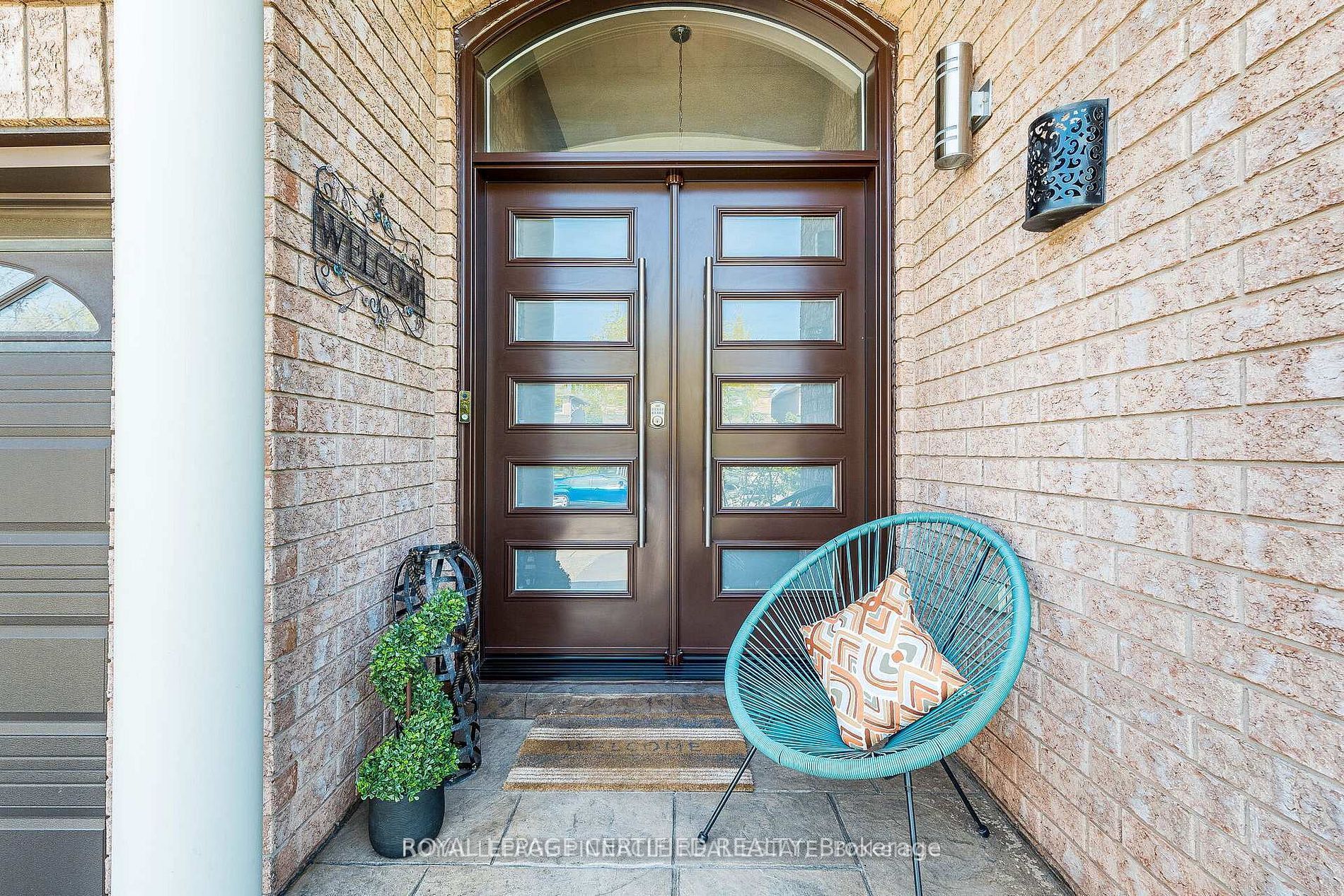 2368 Foxhole Circle, Oakville, ON L6M 4X4 photo 4