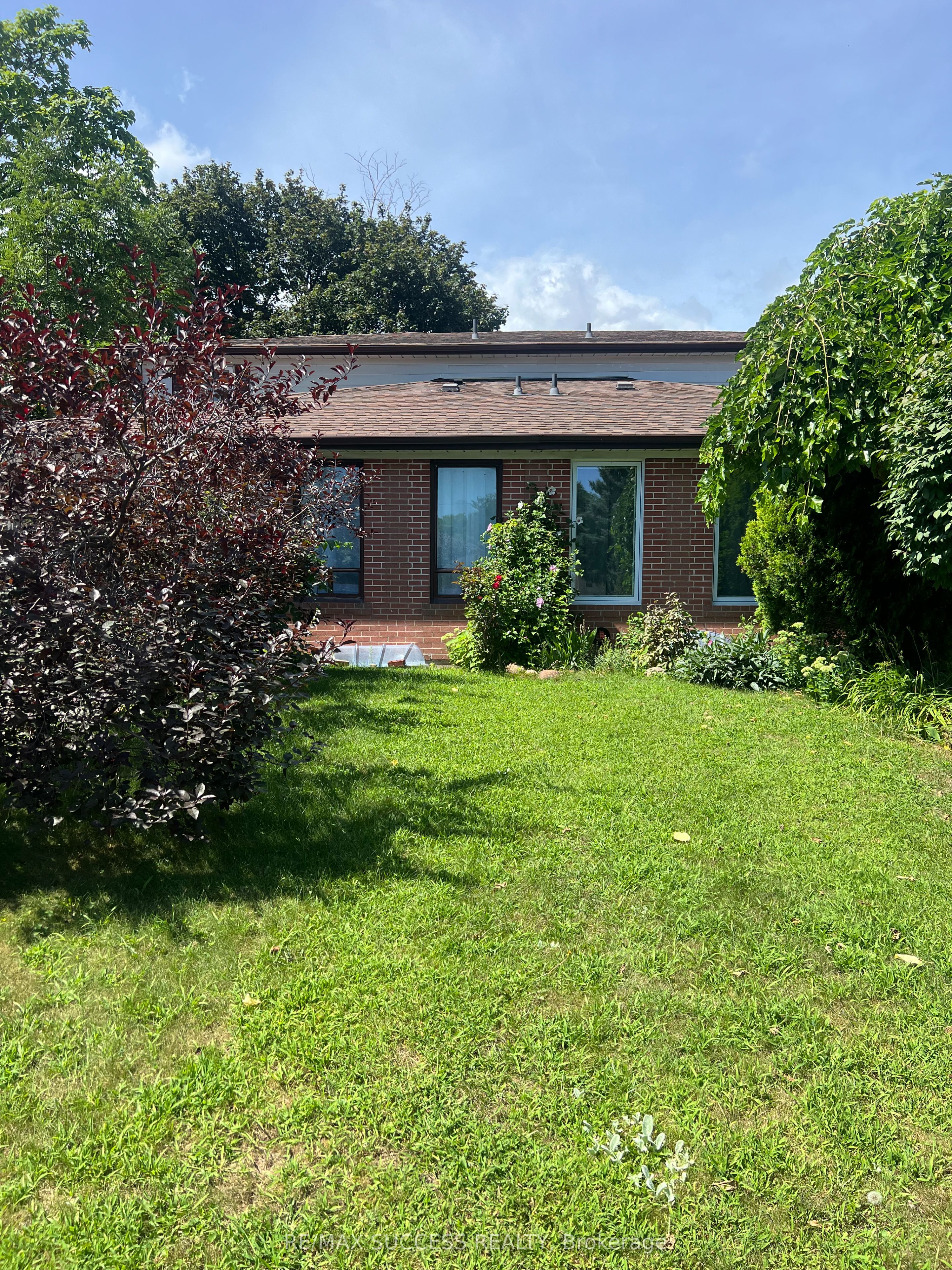 583 Tedwyn Drive Basement, Mississauga, ON L5A 1K1