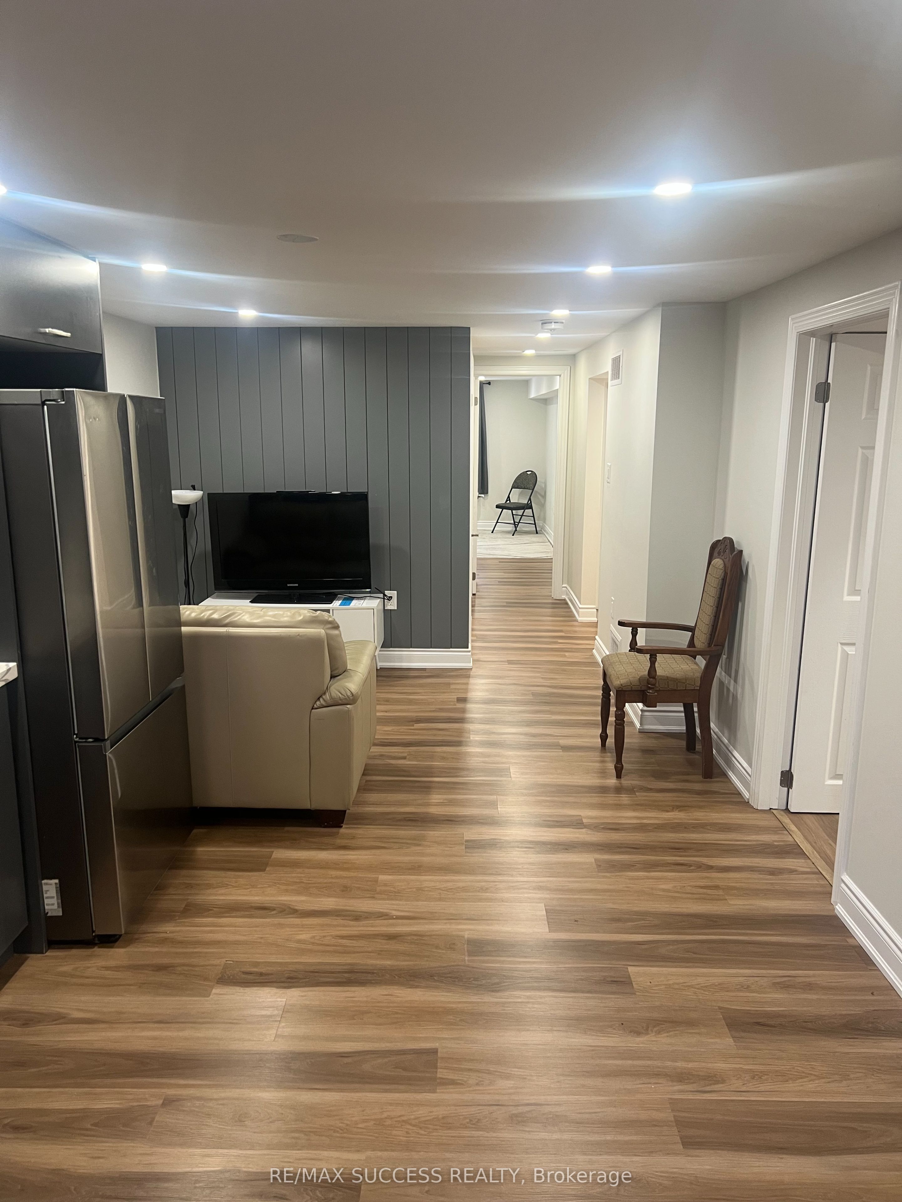 583 Tedwyn Drive Basement, Mississauga, ON L5A 1K1 photo 5
