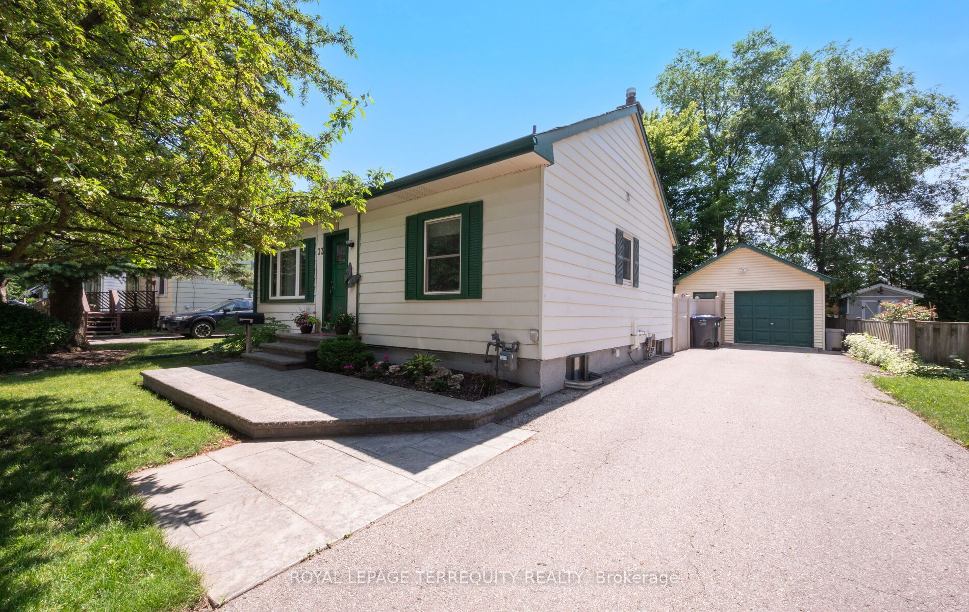 33 Rogers Road, Brampton, ON L6X 1L7 photo 3