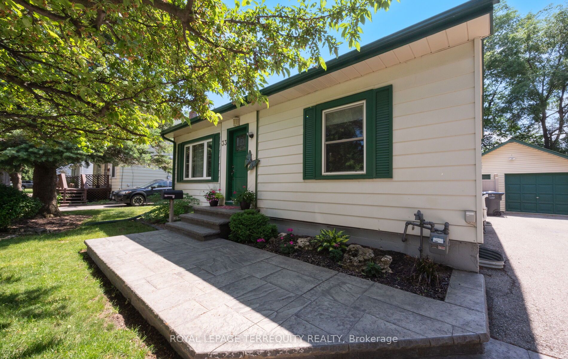 33 Rogers Road, Brampton, ON L6X 1L7 photo 4