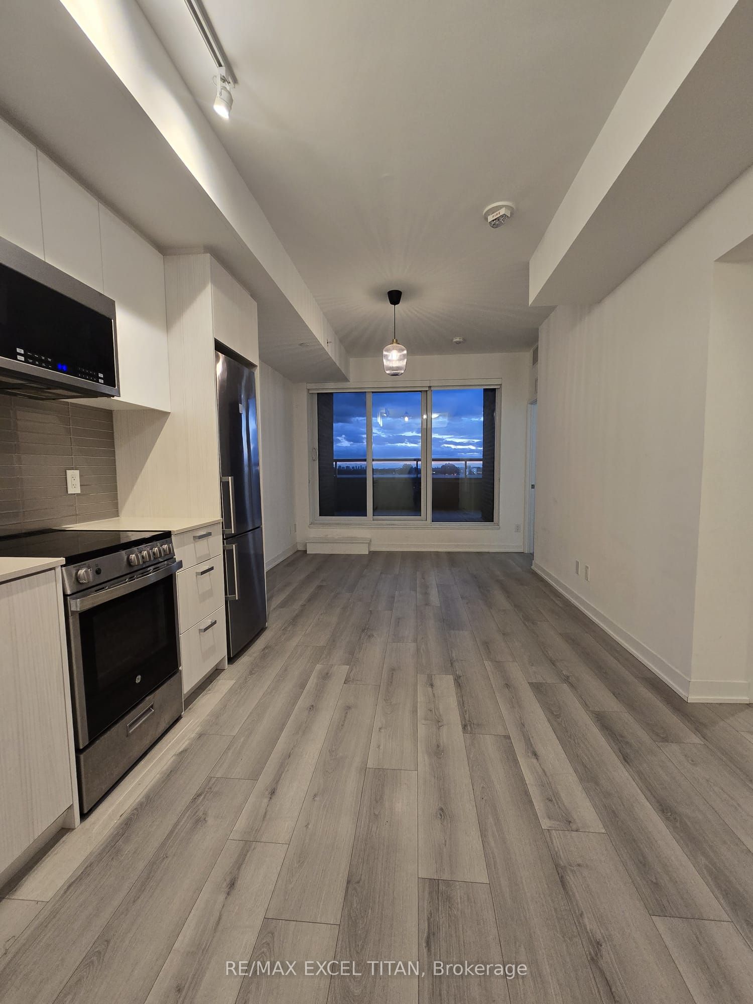 1787 St Clair Avenue W 508, Toronto, ON M6N 0B7 photo 3