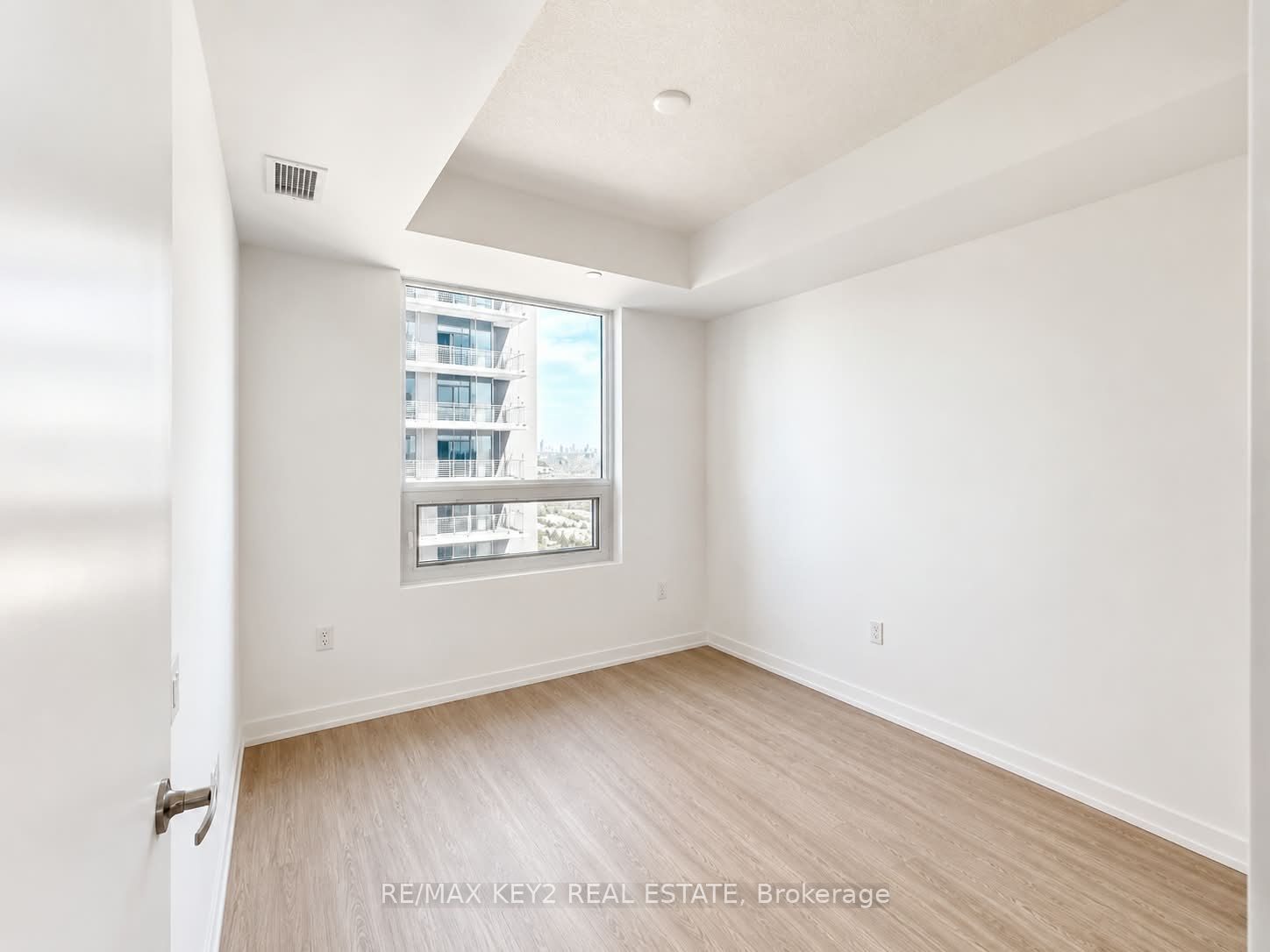 4010 Eglinton Avenue W 1712, Toronto, ON M9A 0G5 photo 5