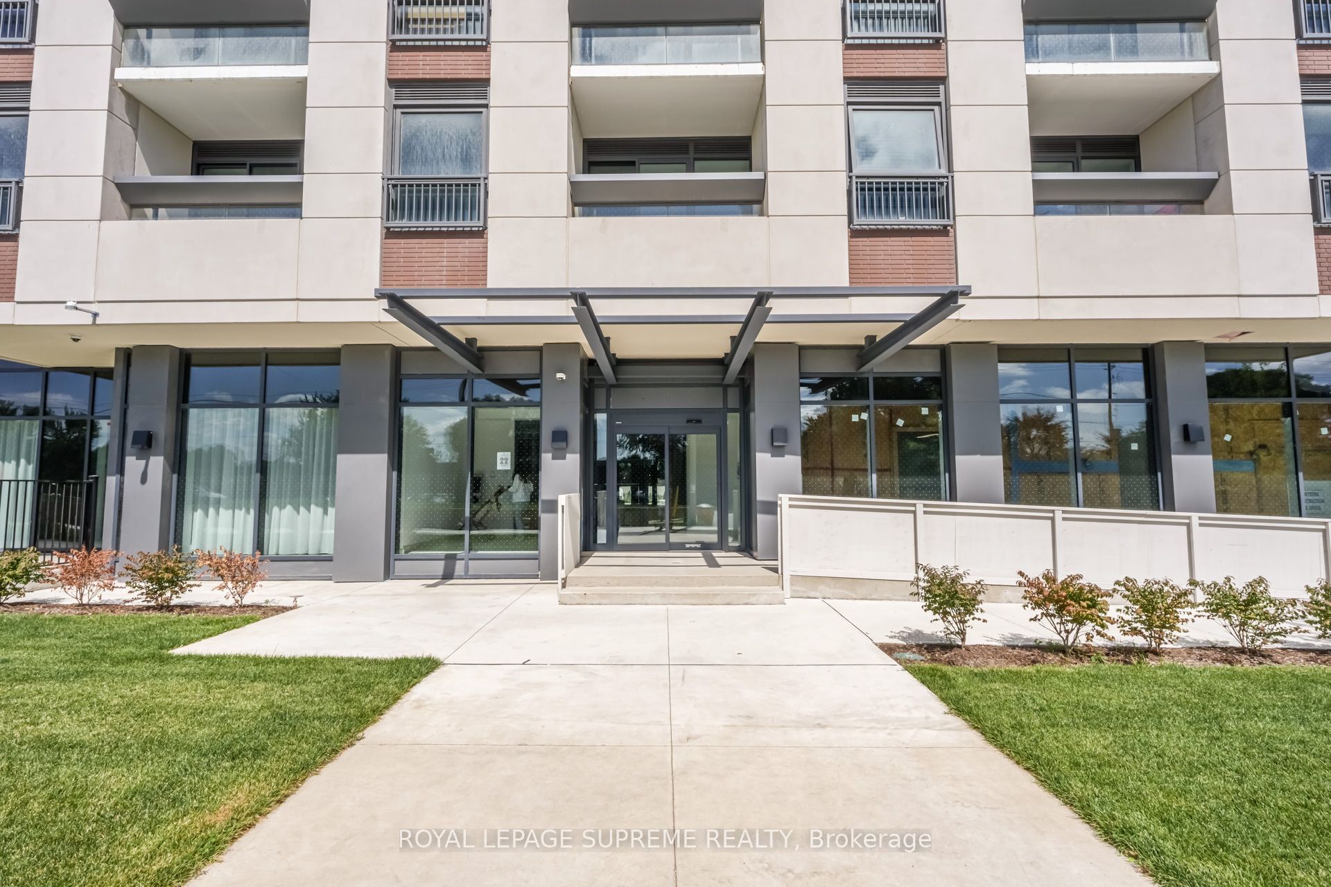 4010 Eglinton Avenue W 1622, Toronto, ON M9A 0G5 photo 2