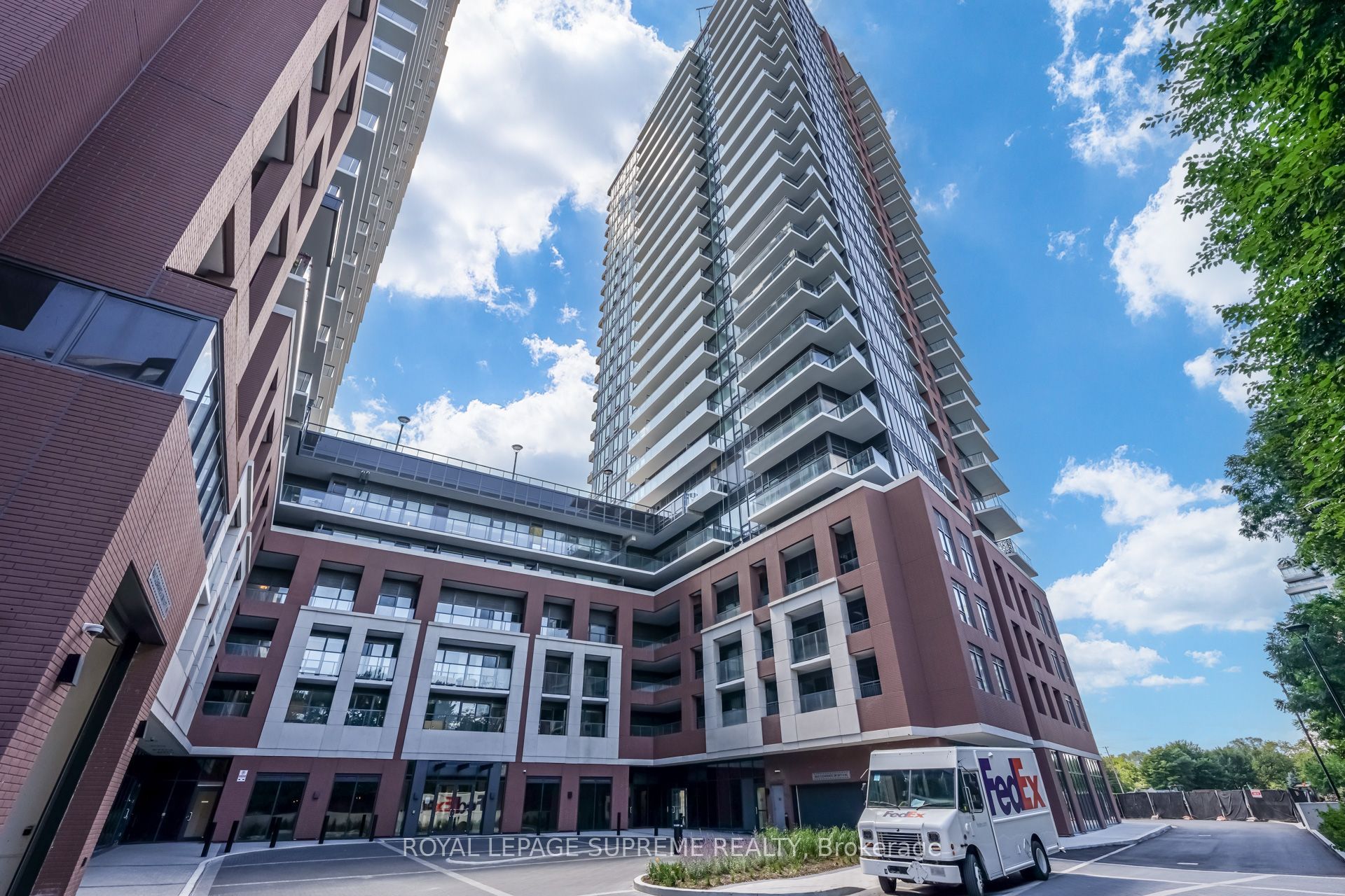 4010 Eglinton Avenue W 1622, Toronto, ON M9A 0G5 photo 3