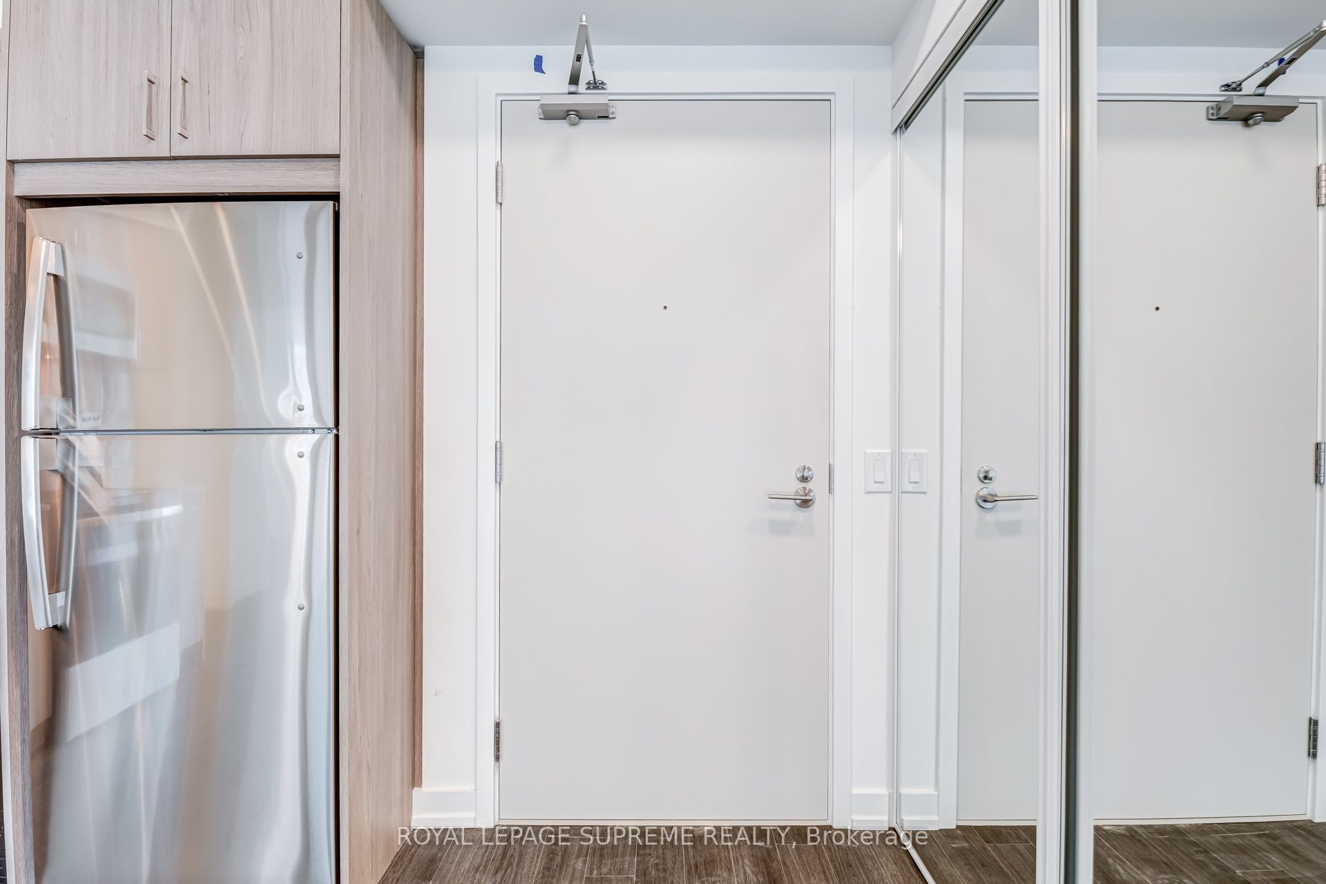 4010 Eglinton Avenue W 1622, Toronto, ON M9A 0G5 photo 4