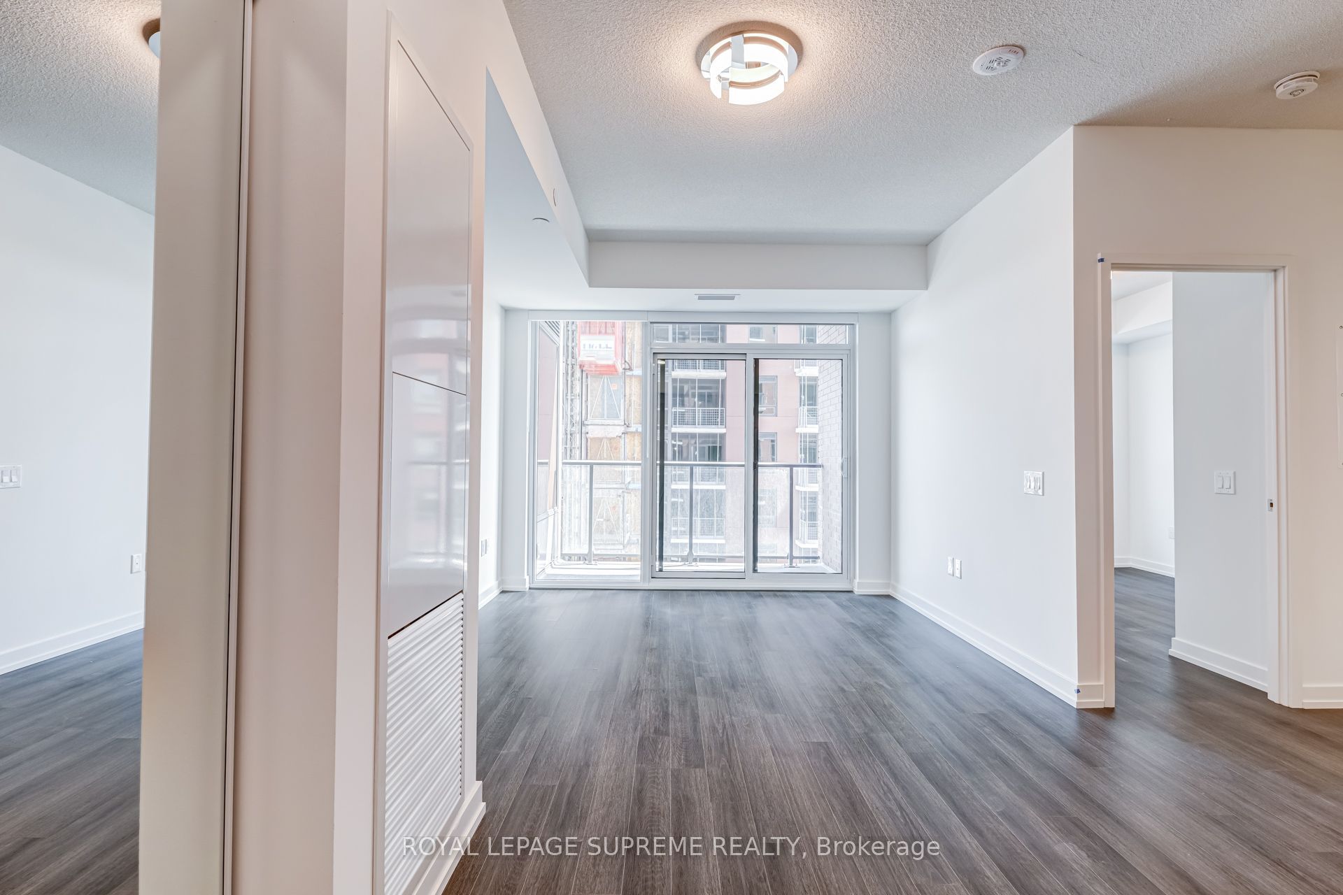 4010 Eglinton Avenue W 1622, Toronto, ON M9A 0G5 photo 5
