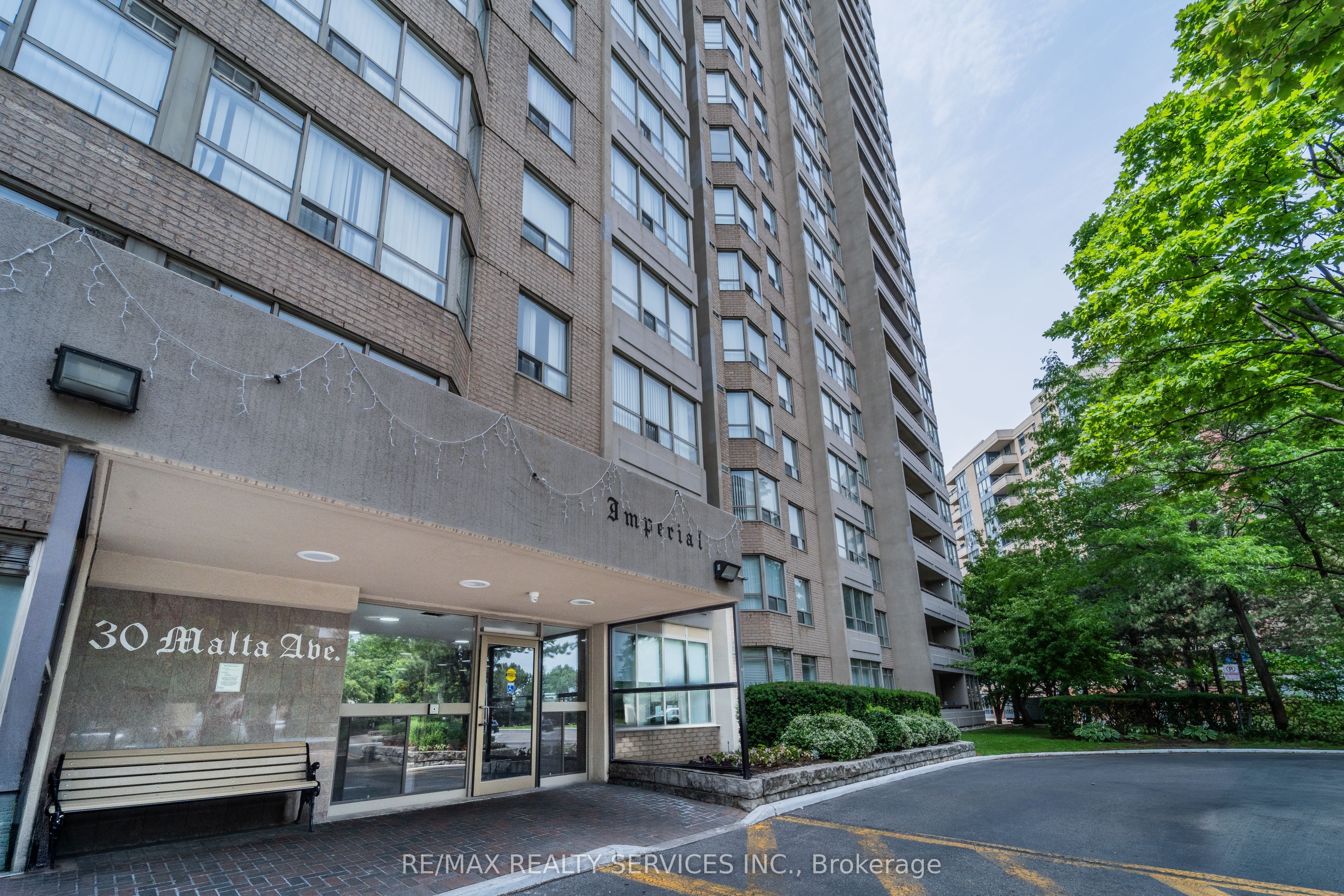30 Malta Avenue 1106, Brampton, ON L6Y 4S5 photo 3