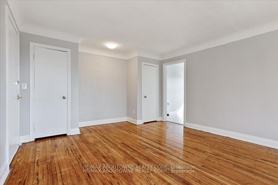 1031 Churchill Avenue E 7, Oakville, ON L6H 1A3 photo 5