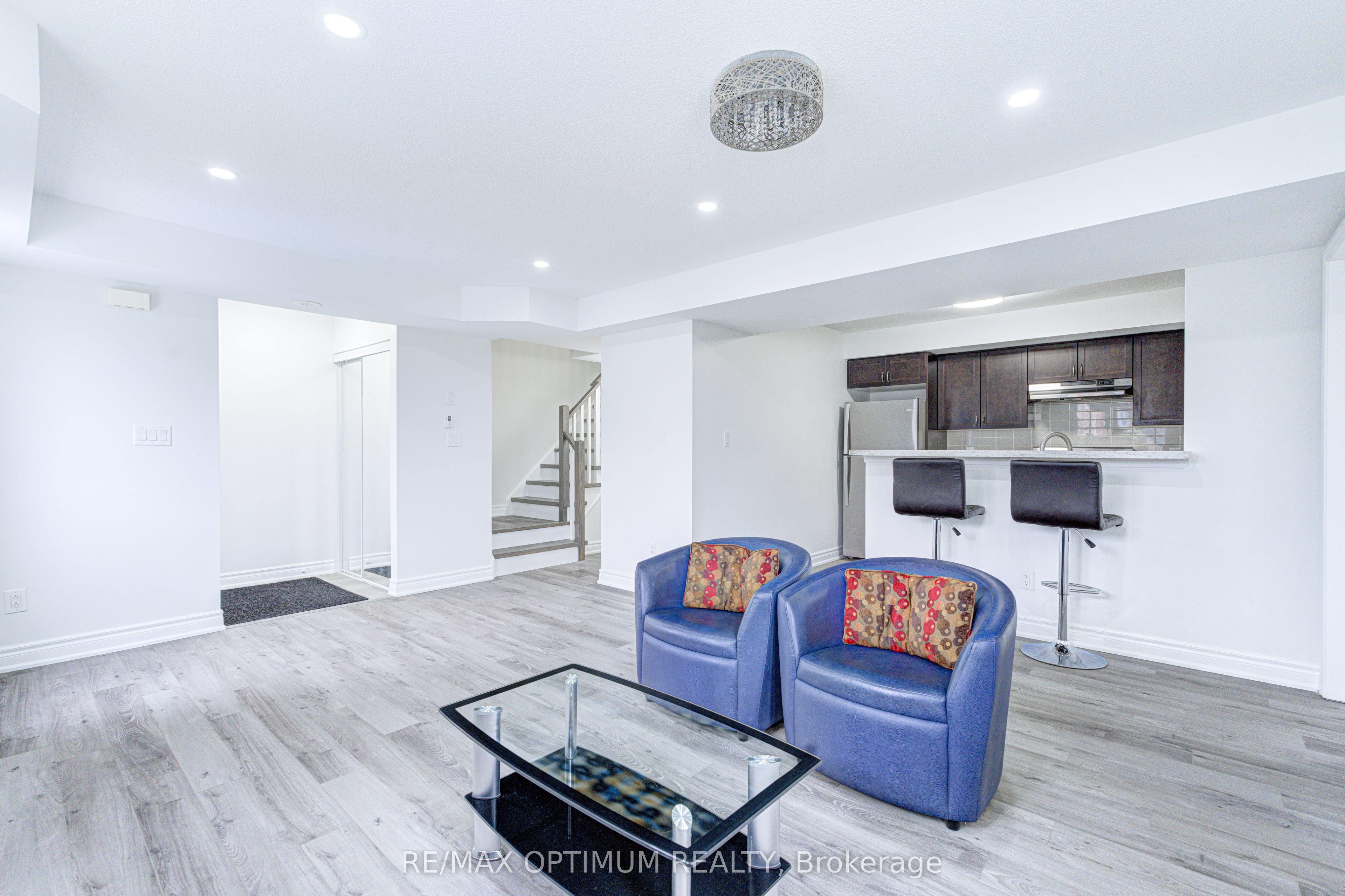 250 Sunny Meadow Boulevard 303, Brampton, ON L6R 3Y6 photo 5