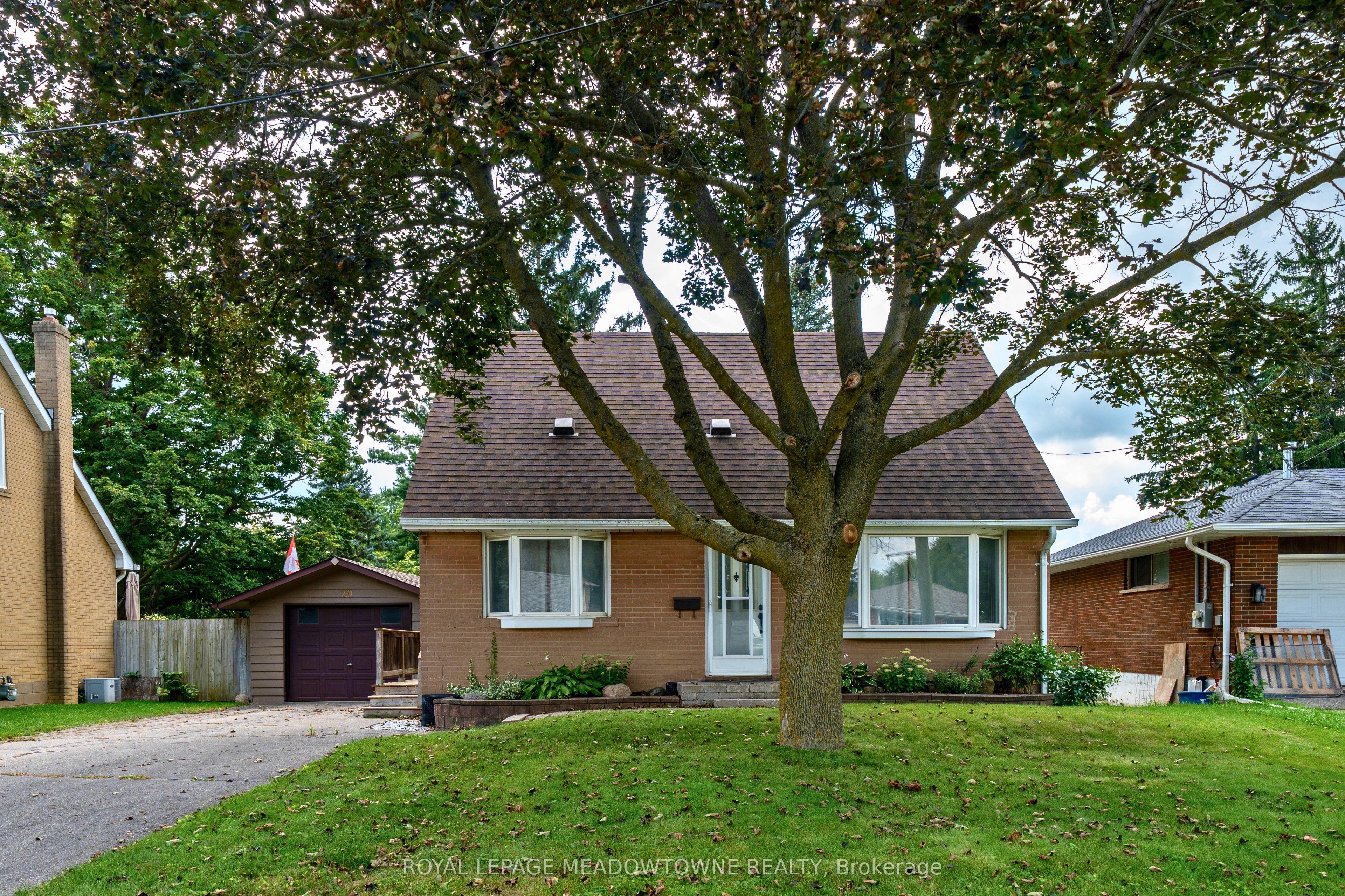 20 Delrex Boulevard, Halton Hills, ON L7G 3X7 photo 2