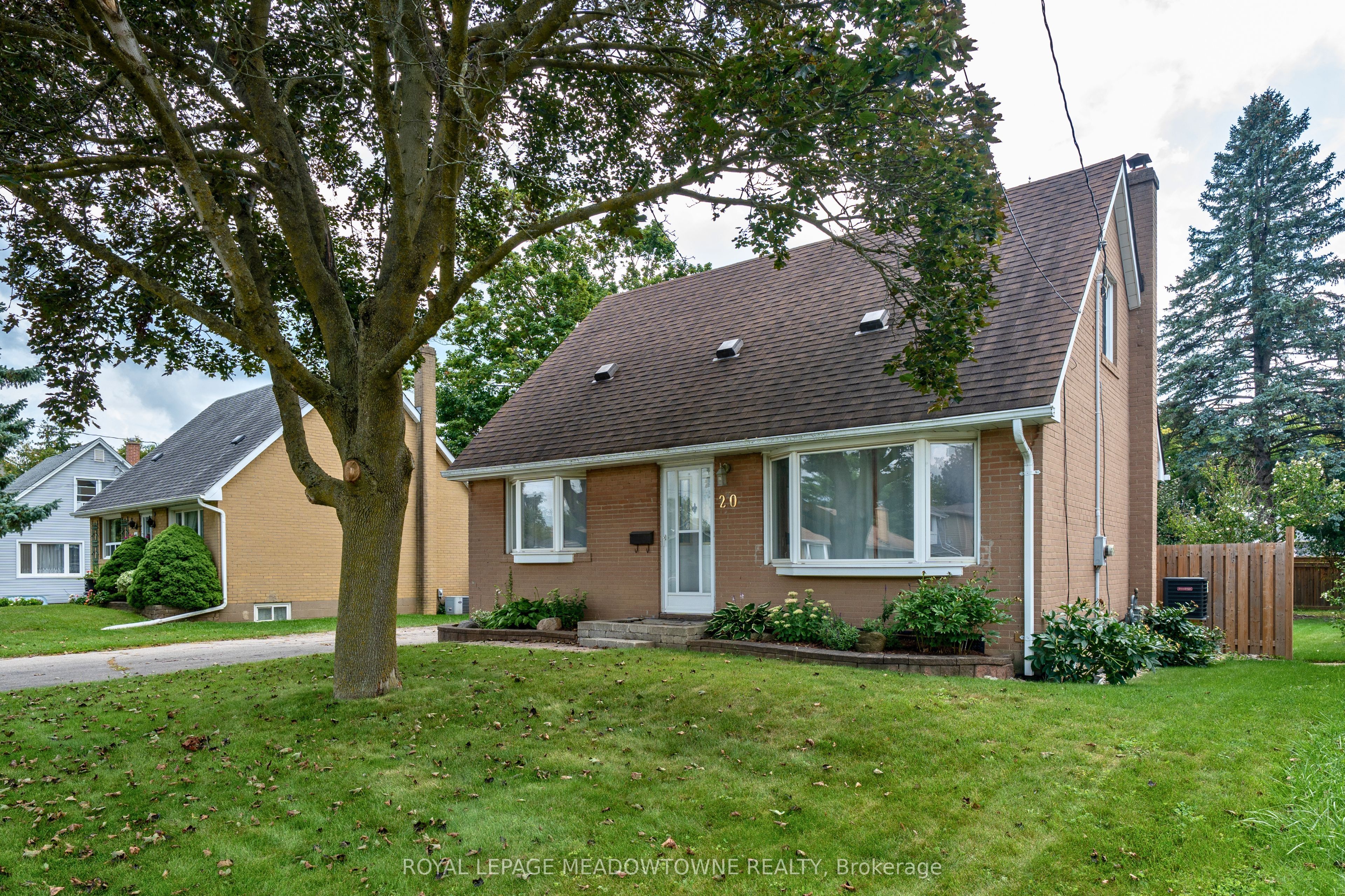 20 Delrex Boulevard, Halton Hills, ON L7G 3X7 photo 3