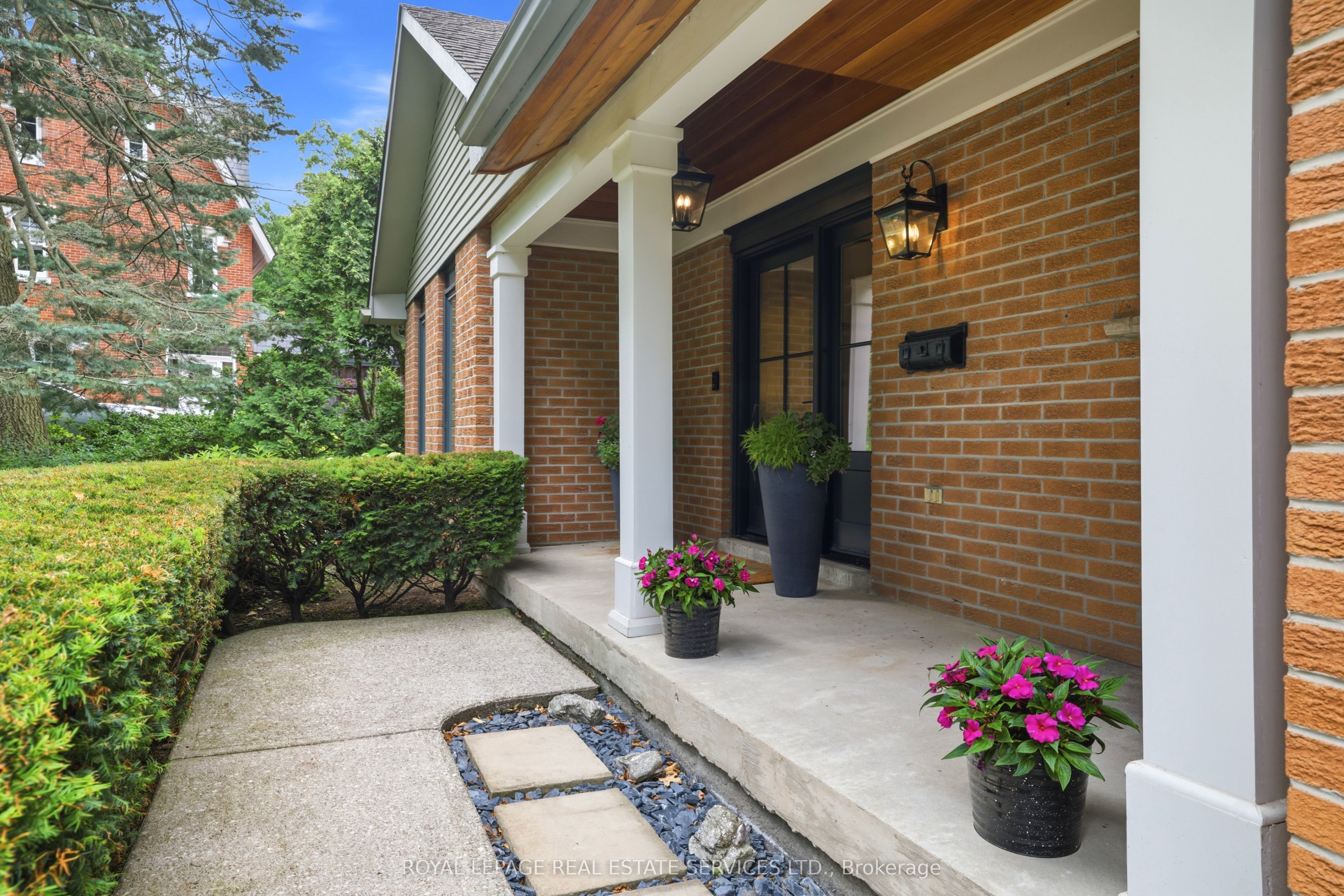 11 Regency Court, Oakville, ON L6H 2P6 photo 4