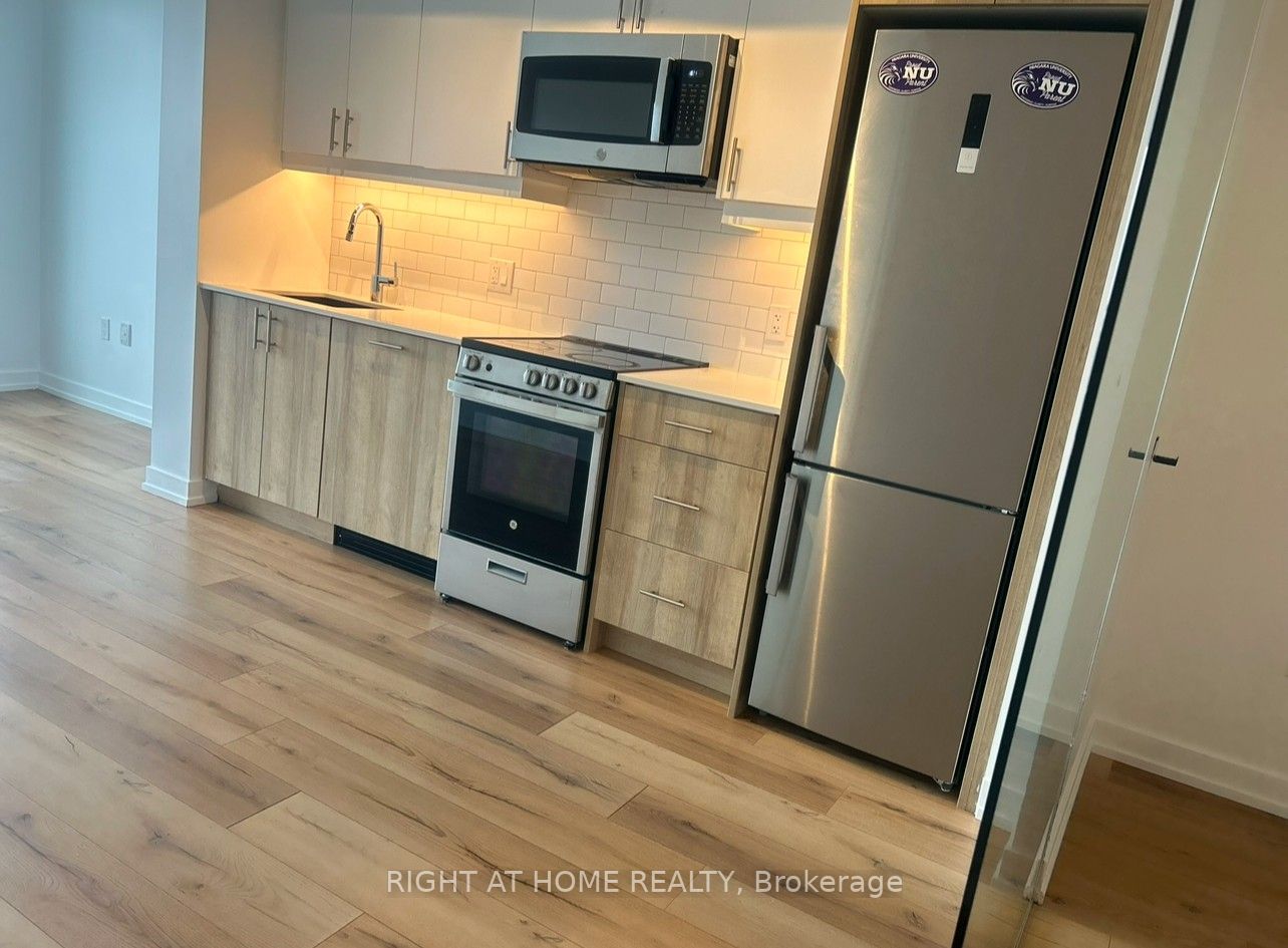 1195 The Queensway 704, Toronto, ON M8Z 0H1 photo 5
