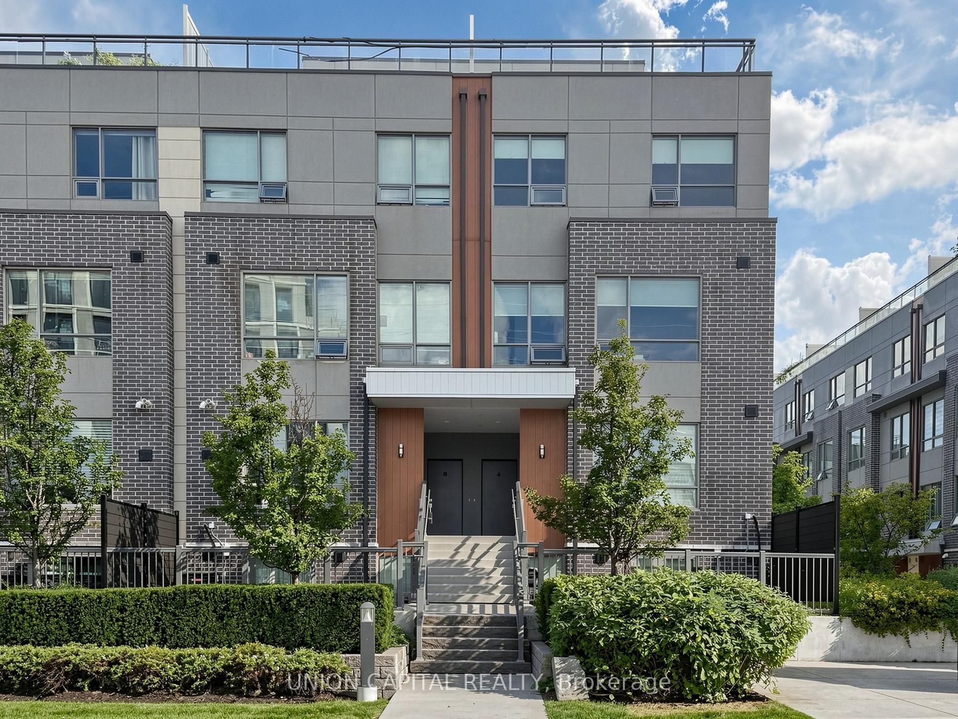1238 Cawthra Road 4, Mississauga, ON L5G 0B6 photo 2