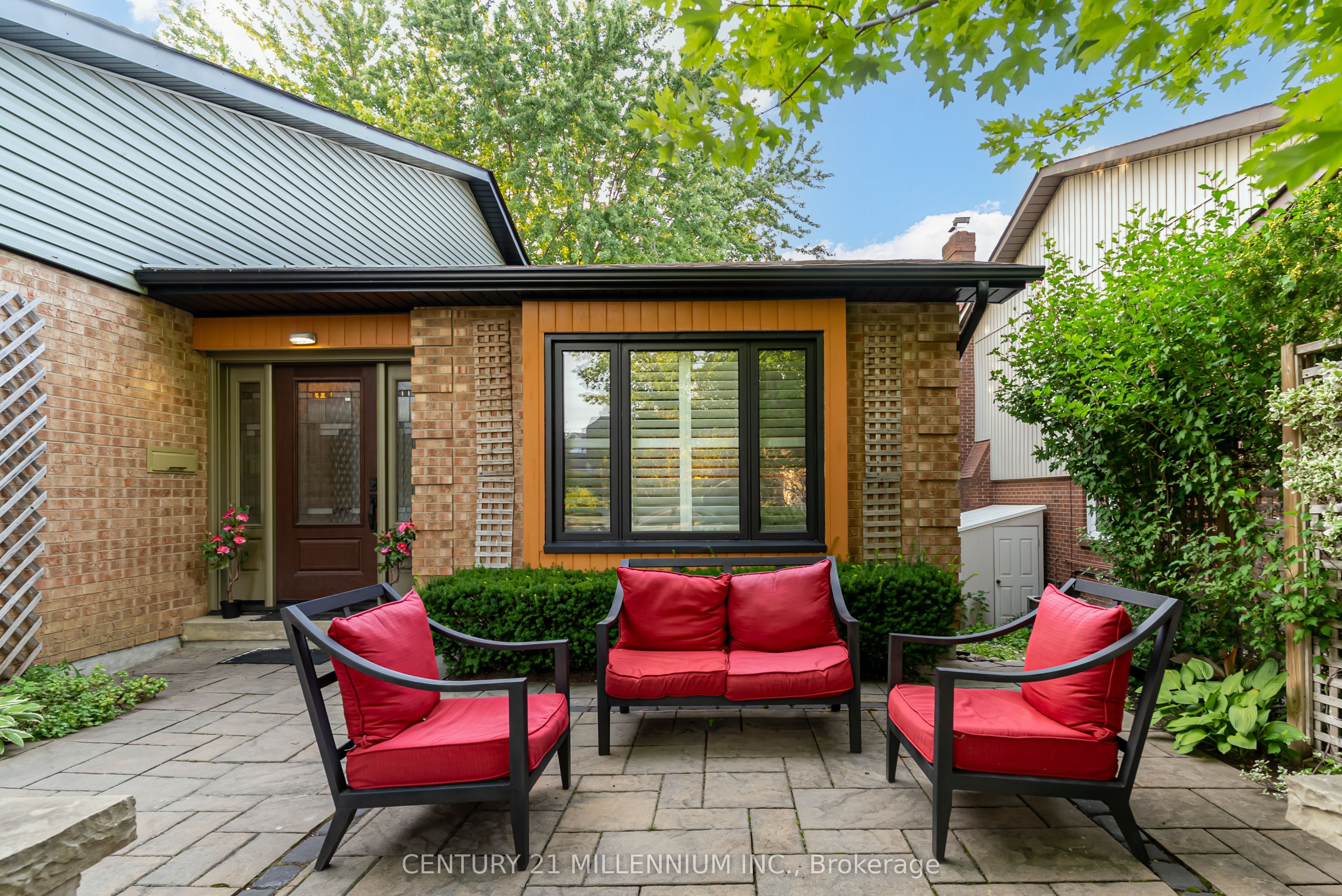 31 Mansfield Street, Brampton, ON L6S 2X8 photo 2