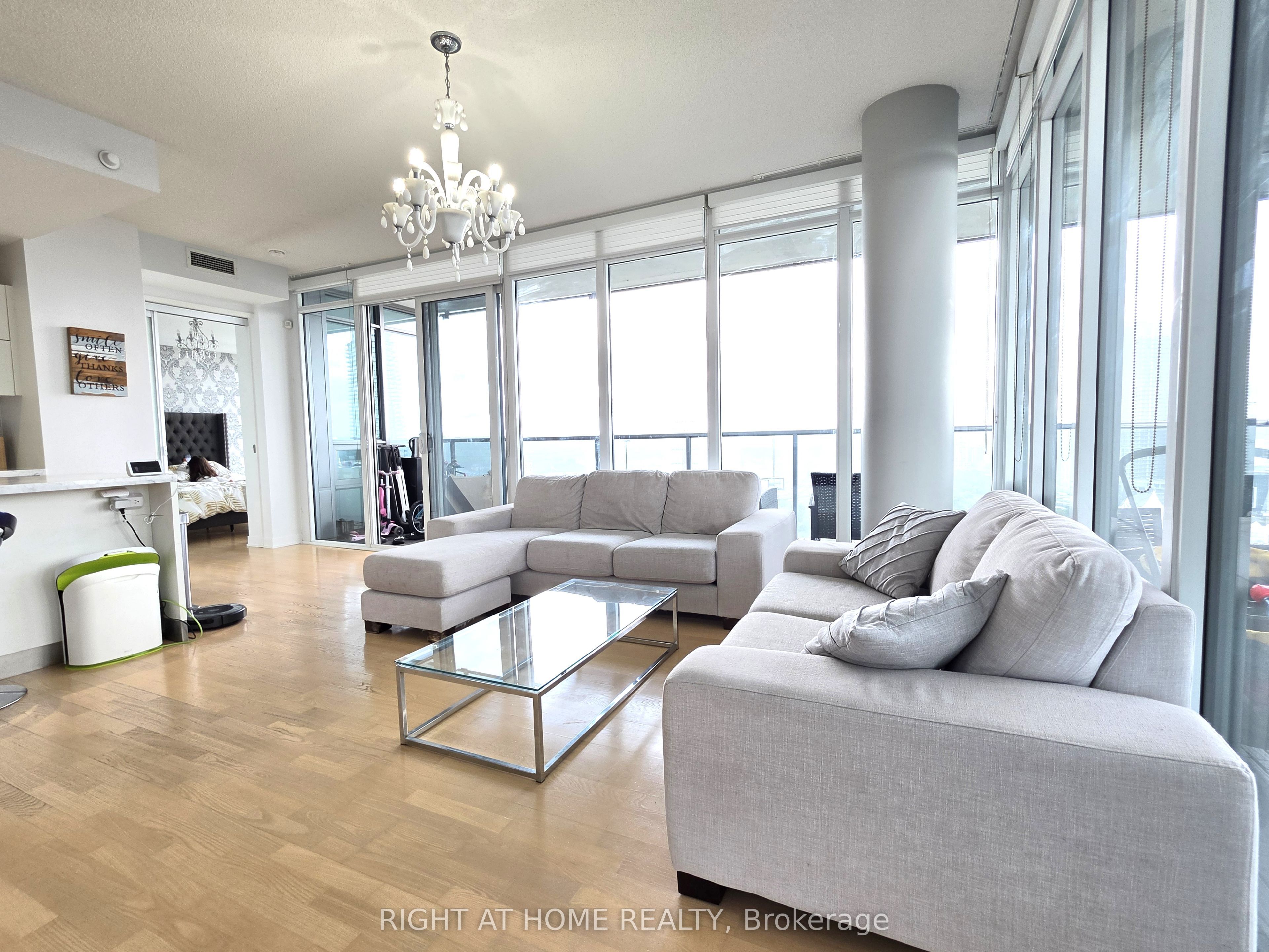 90 Park Lawn Road 2108, Toronto, ON M8Y 0B6 photo 3