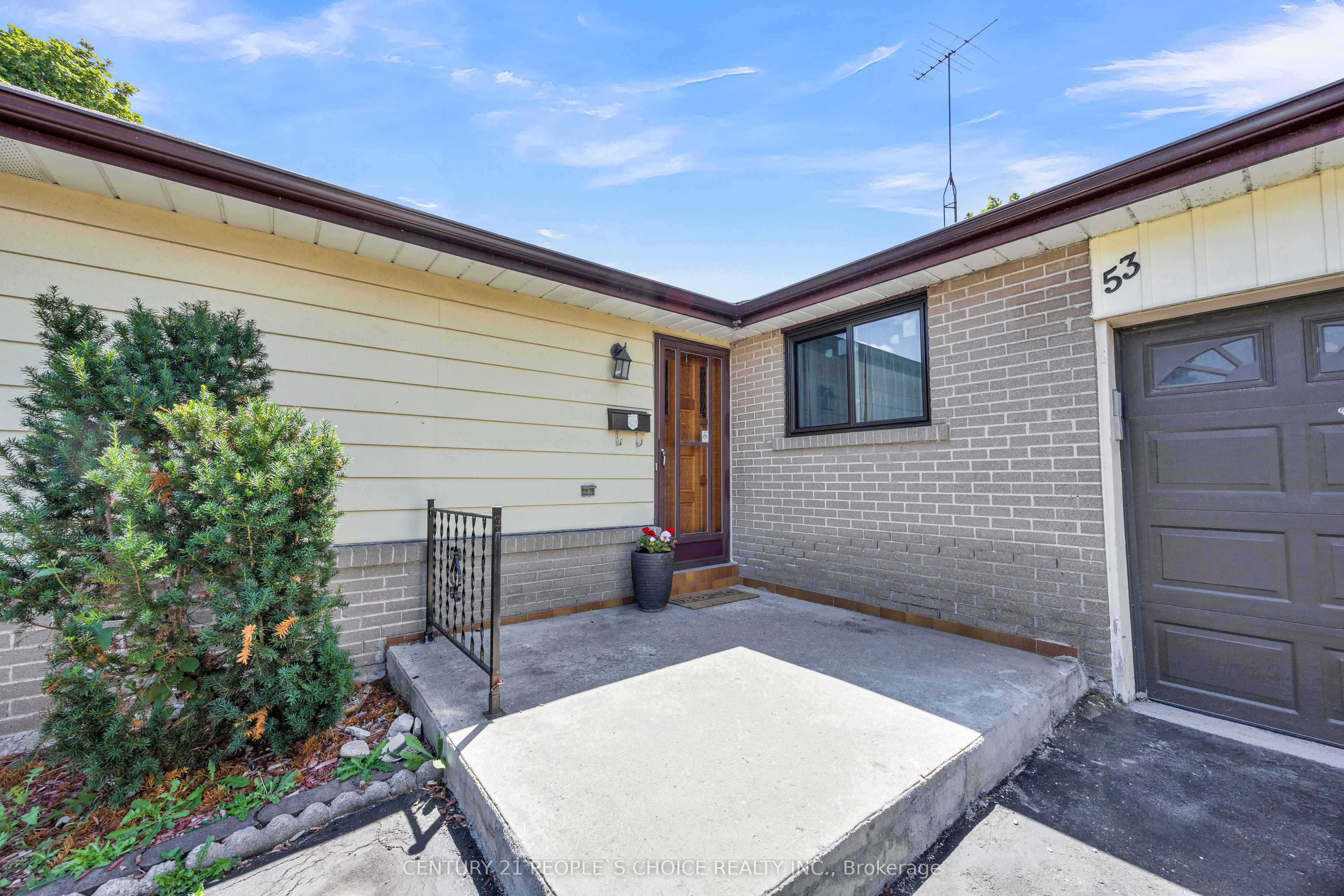 53 Brookland Drive W, Brampton, ON L6T 2M7 photo 5