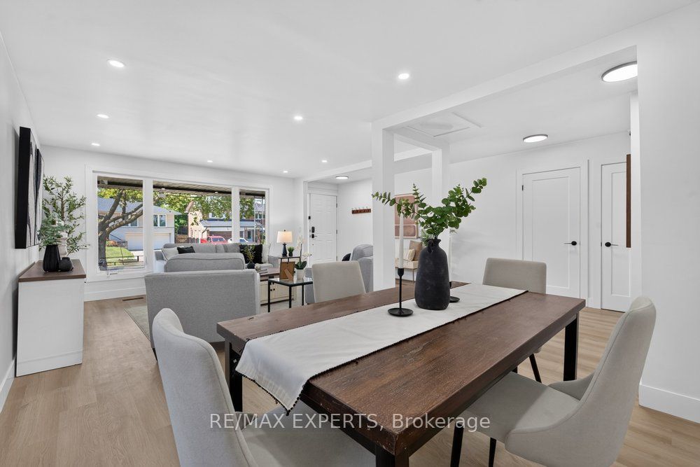 23 Collingdale Road, Toronto, ON M9V 3R2 photo 4