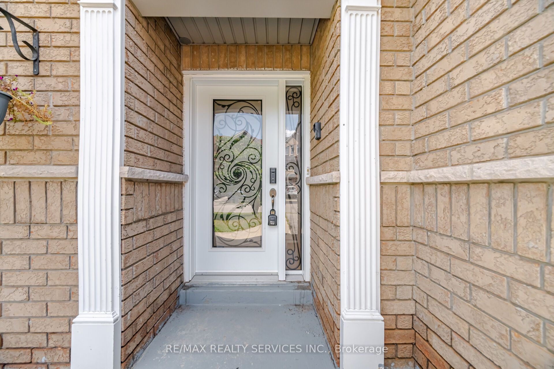 3392 Southwick Street, Mississauga, ON L5M 7L5 photo 3